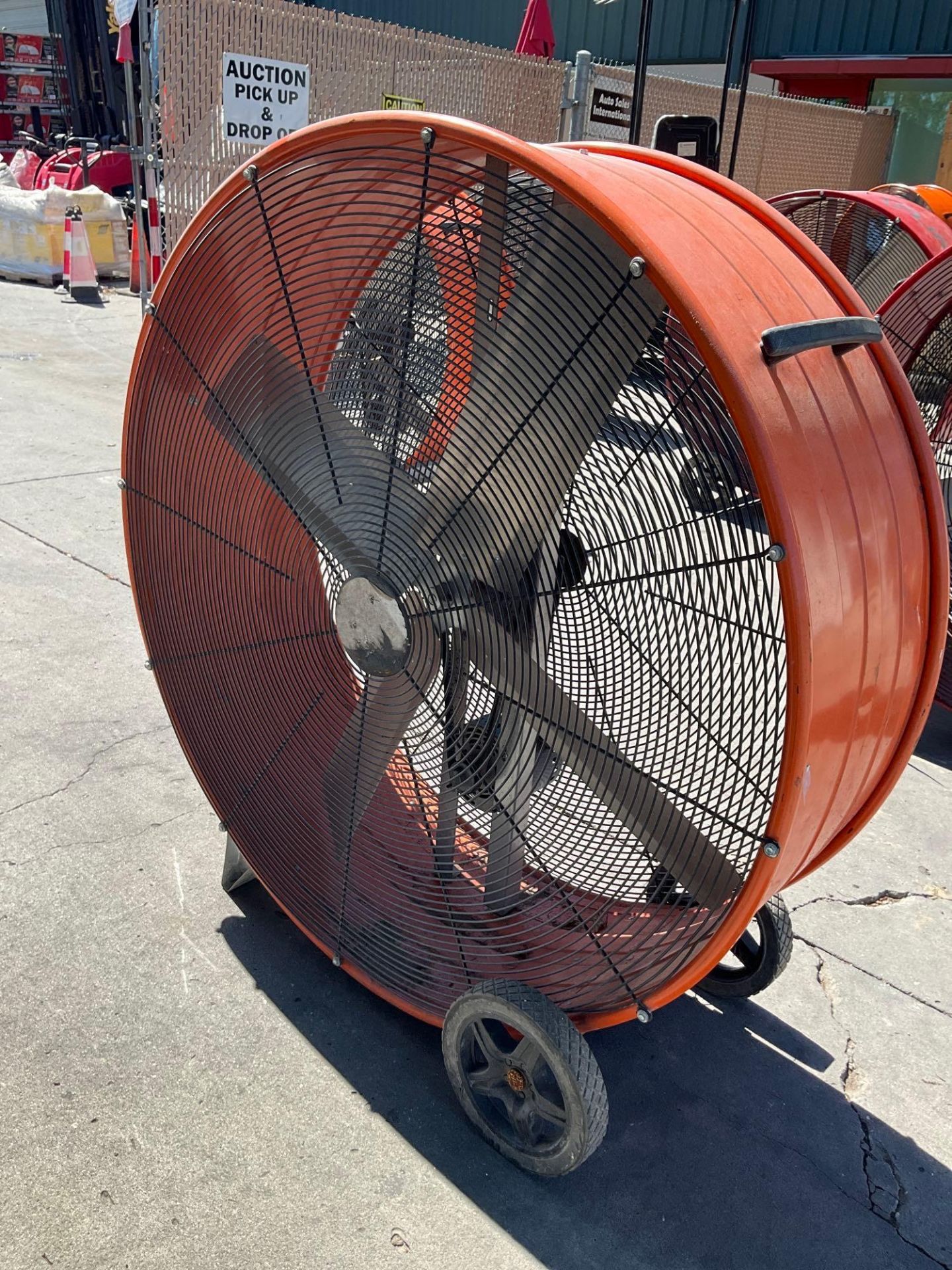 VENTAMATIC BARREL FAN ON WHEELS , ELECTRIC, POWERS ON