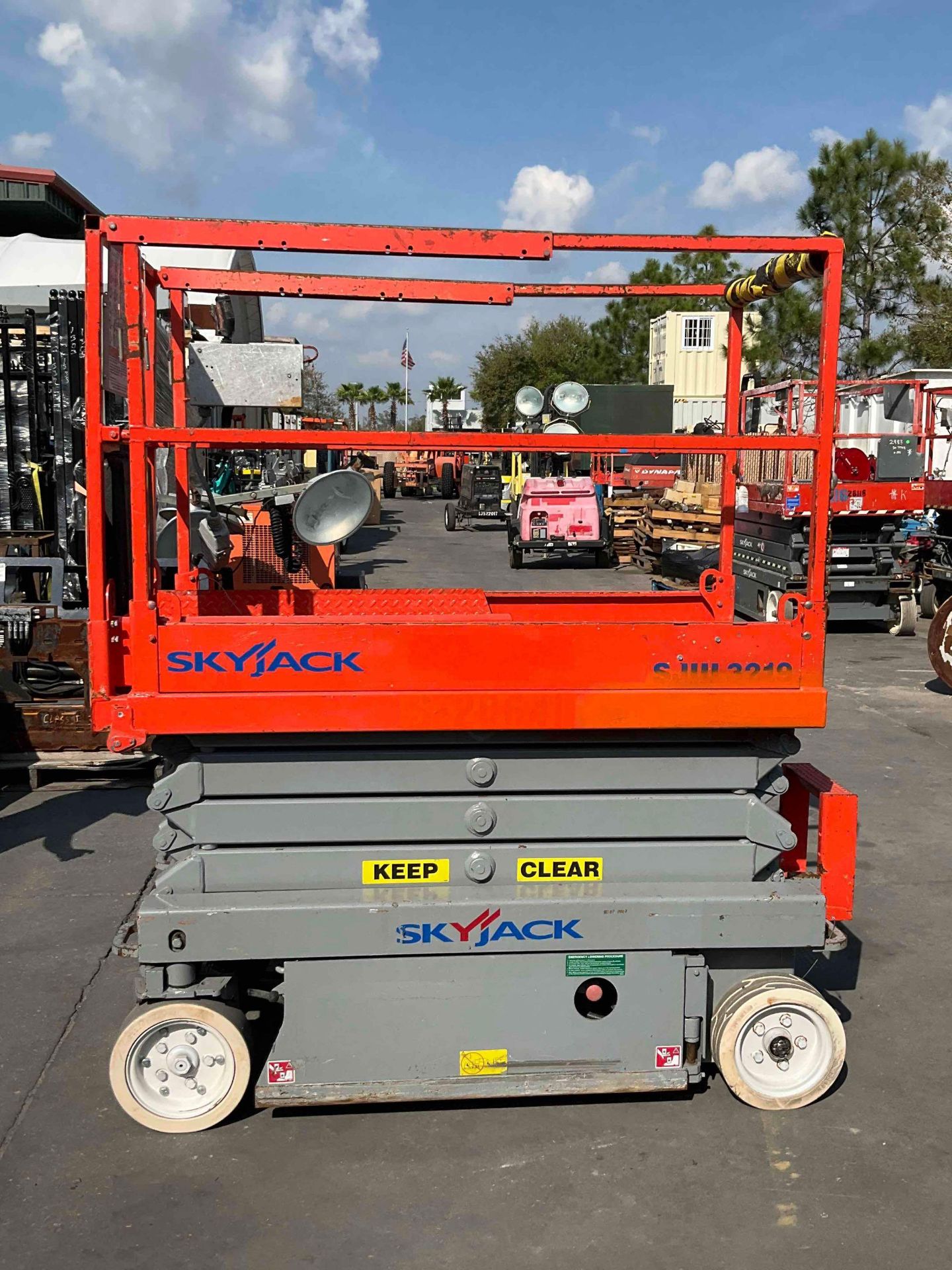 SKYJACK SCISSOR LIFT MODEL SJIII 3219, ELECTRIC, APPROX MAX PLATFORM HEIGHT 19FT, NON MARKING TIRES, - Image 6 of 13