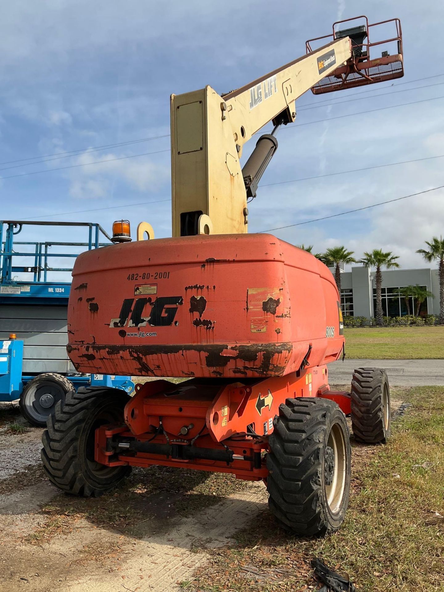 JLG BOOM LIFT MODEL 800S, GAS POWER ,APPROX MAX PLATFORM HEIGHT 80FT, APPROX MAX HORIZONTAL REACH 71 - Image 9 of 23