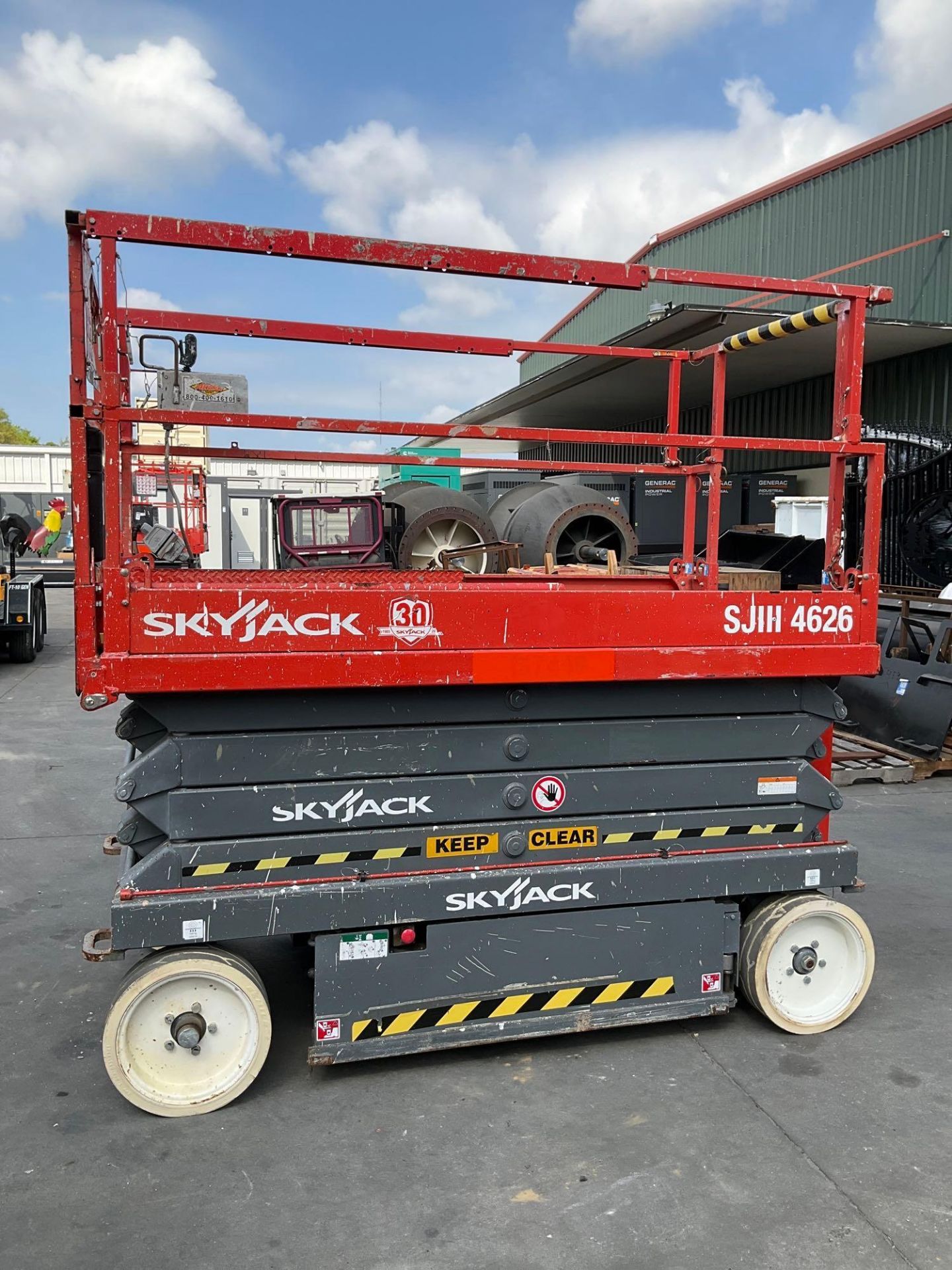 2015 SKYJACK SCISSOR LIFT MODEL SJ 4626, ELECTRIC, APPROX MAX PLATFORM HEIGHT 26FT, NON MARKING TIRE - Image 6 of 15