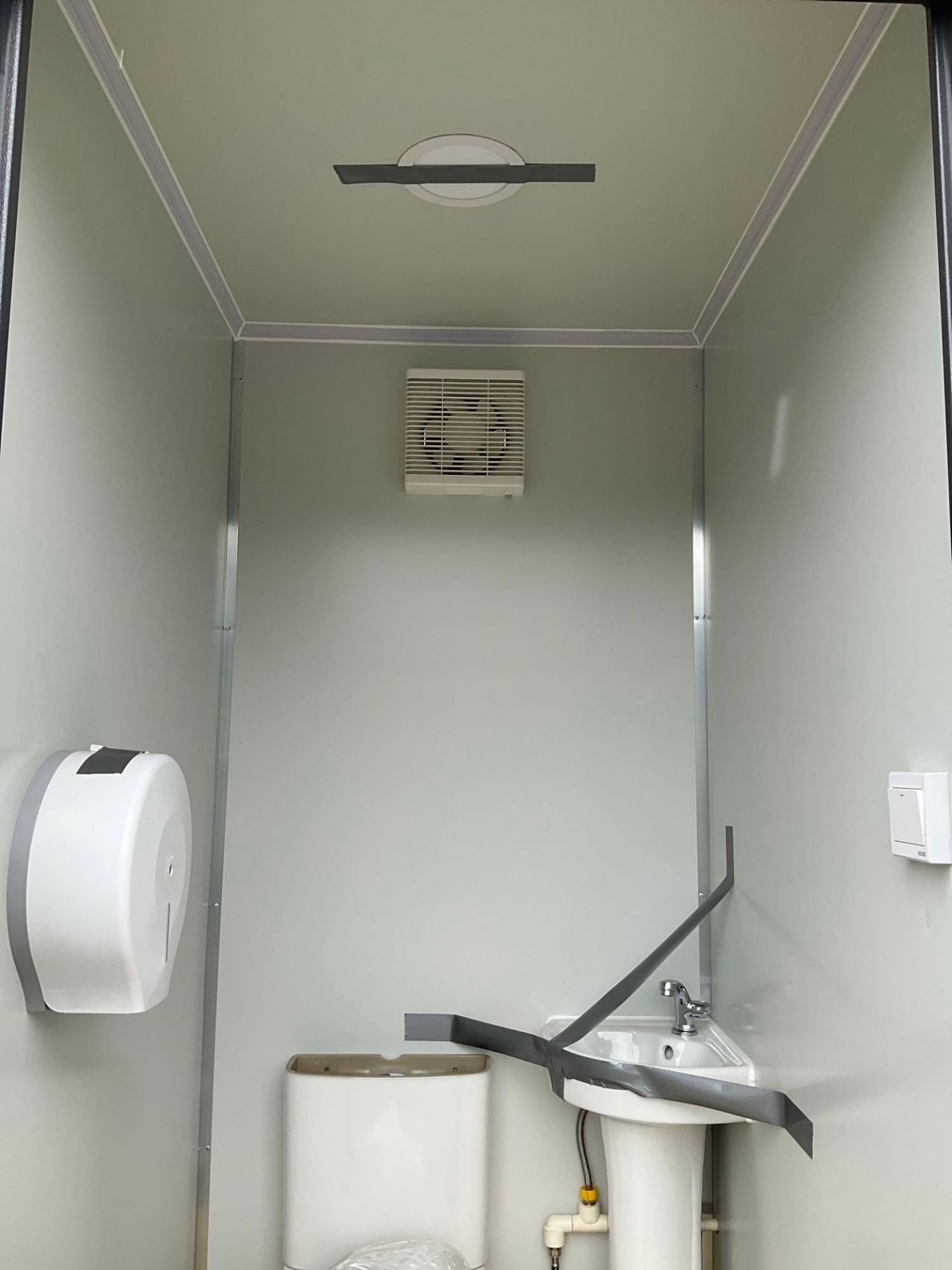 UNUSED PORTABLE DOUBLE BATHROOM UNIT, 2 STALLS, ELECTRIC & PLUMBING HOOK UP WITH EXTERIOR PLUMBING C - Image 16 of 16