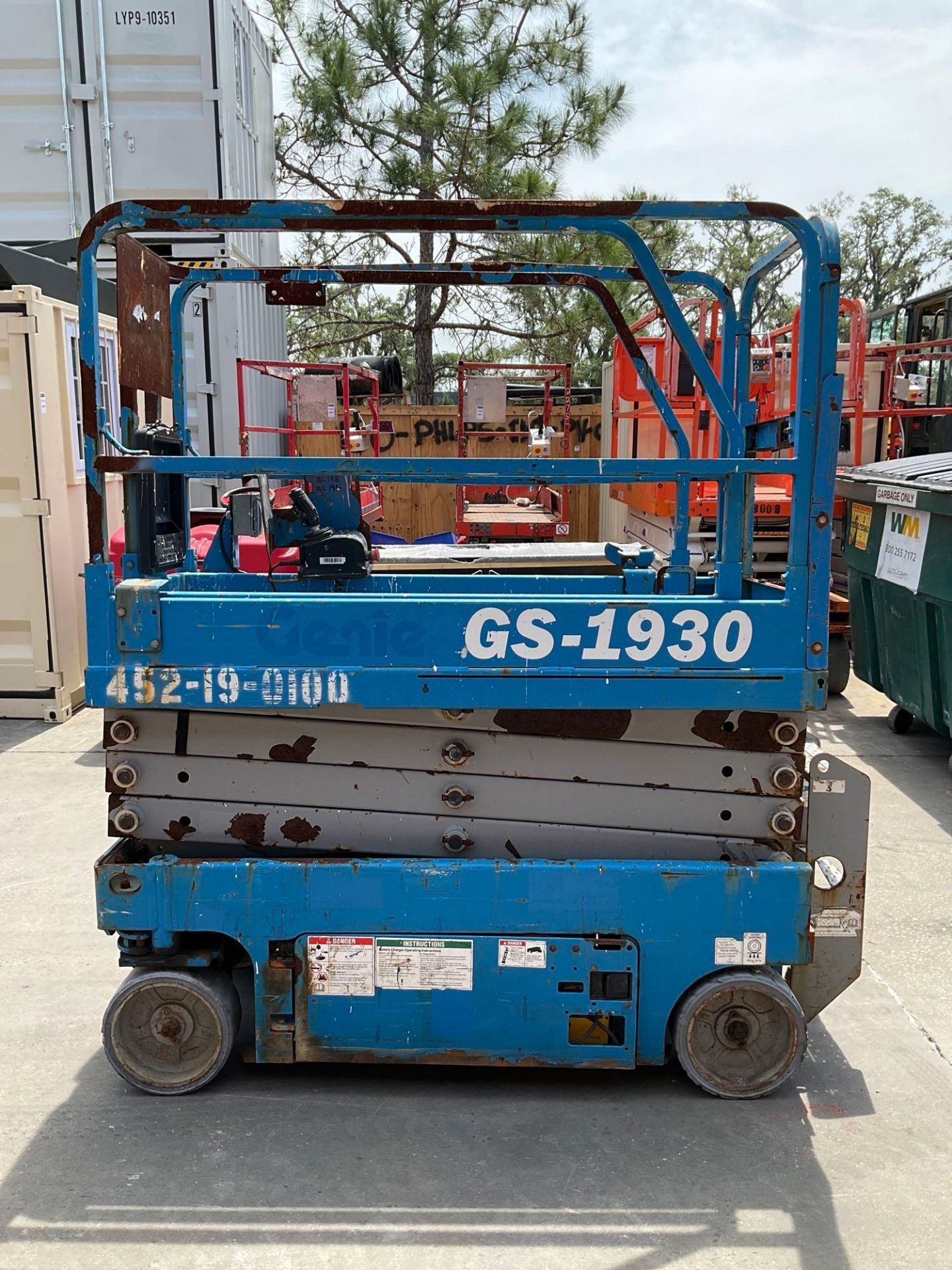 GENIE SCISSOR LIFT MODEL GS1930, ELECTRIC, APPROX MAX PLATFORM HEIGHT 19FT, BUILT IN BATTERY CHARGER - Image 2 of 12