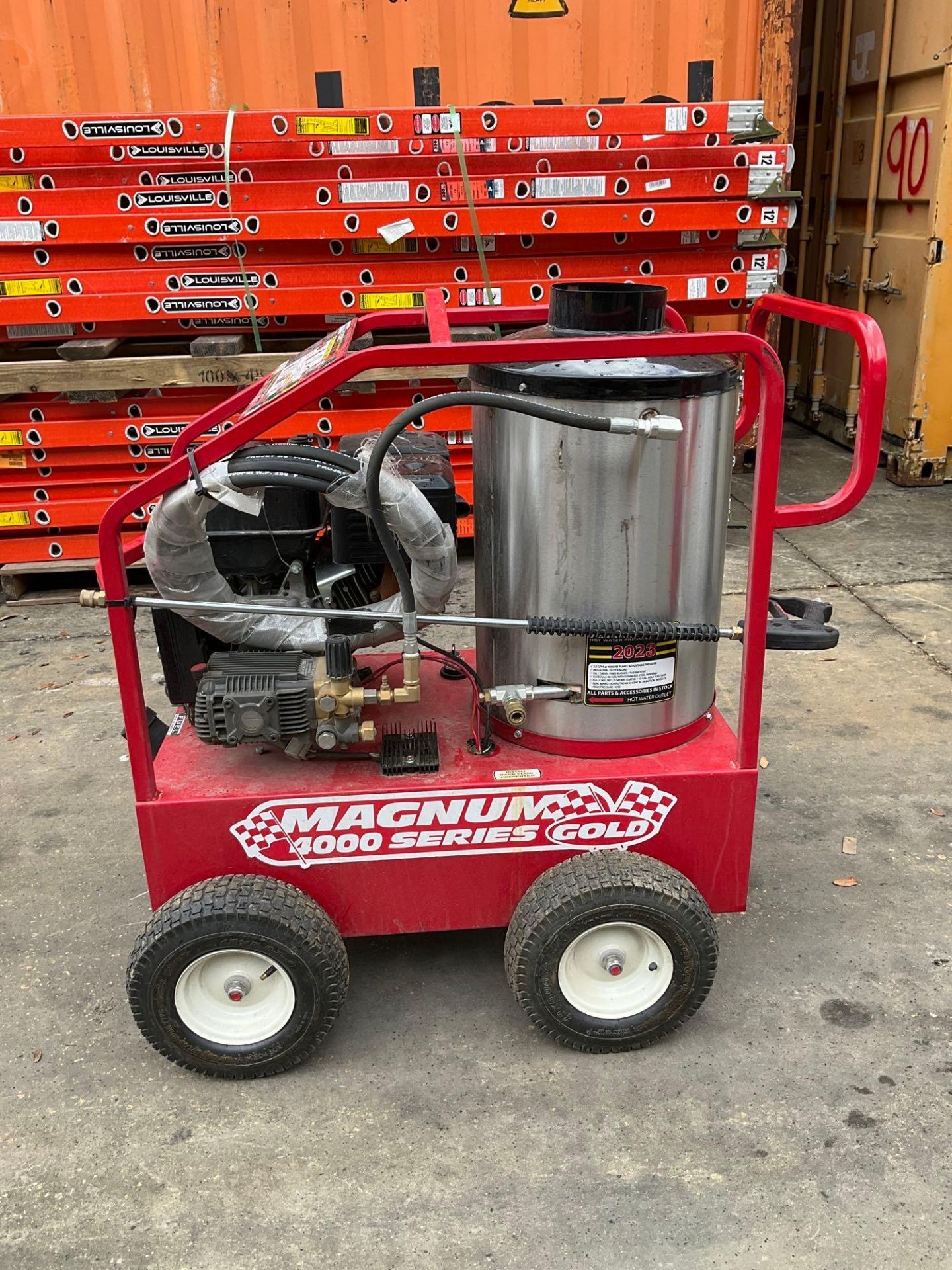 UNUSED 2023 MAGNUM 4000 SERIES GOLD HOT WATER PRESSURE WASHER,DIESEL GAS POWER, ELECTRIC START, APPR - Image 2 of 11