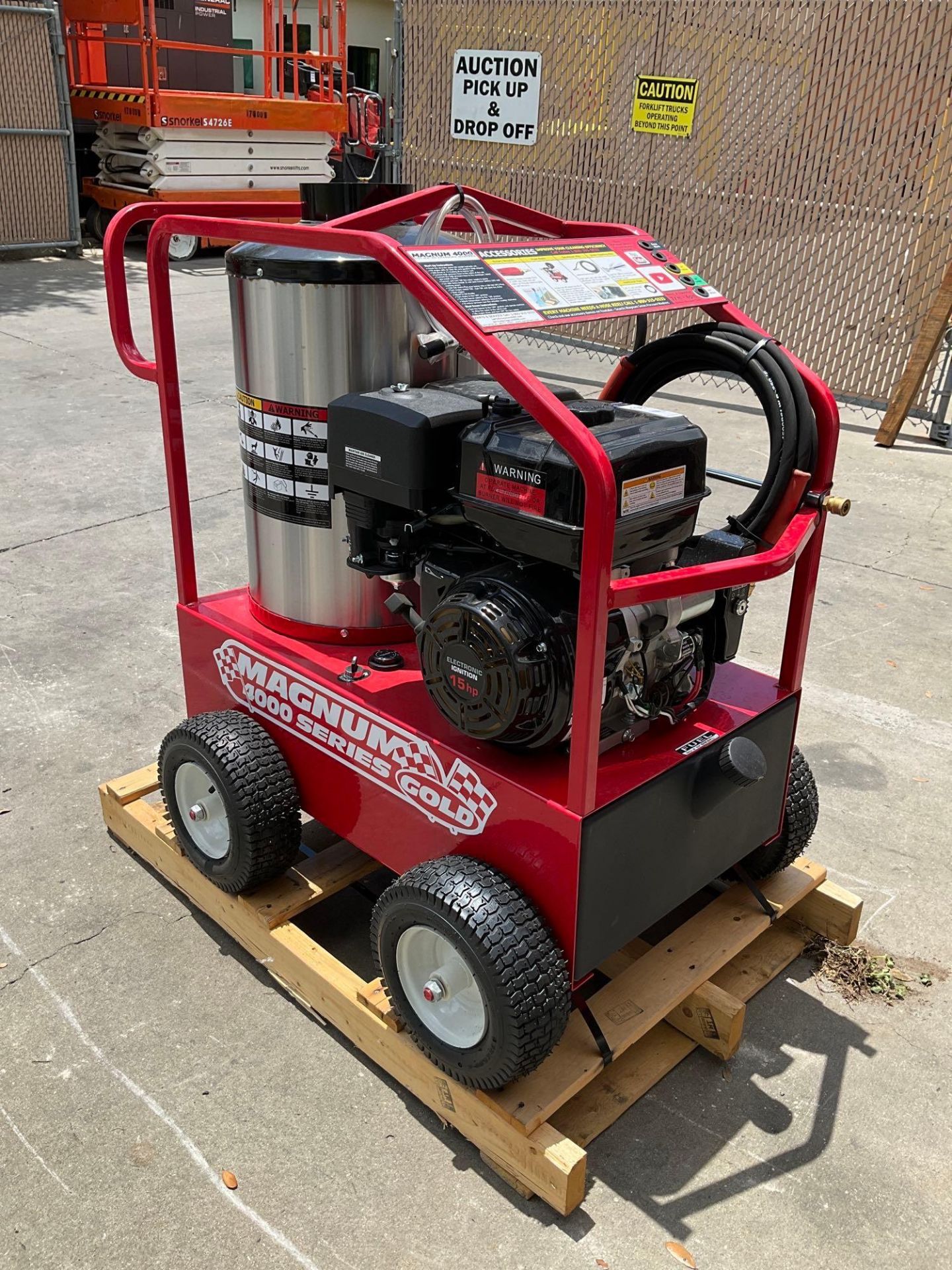 UNUSED 2023 MAGNUM 4000 SERIES GOLD HOT WATER PRESSURE WASHER,DIESEL GAS POWER, ELECTRIC START, APPR