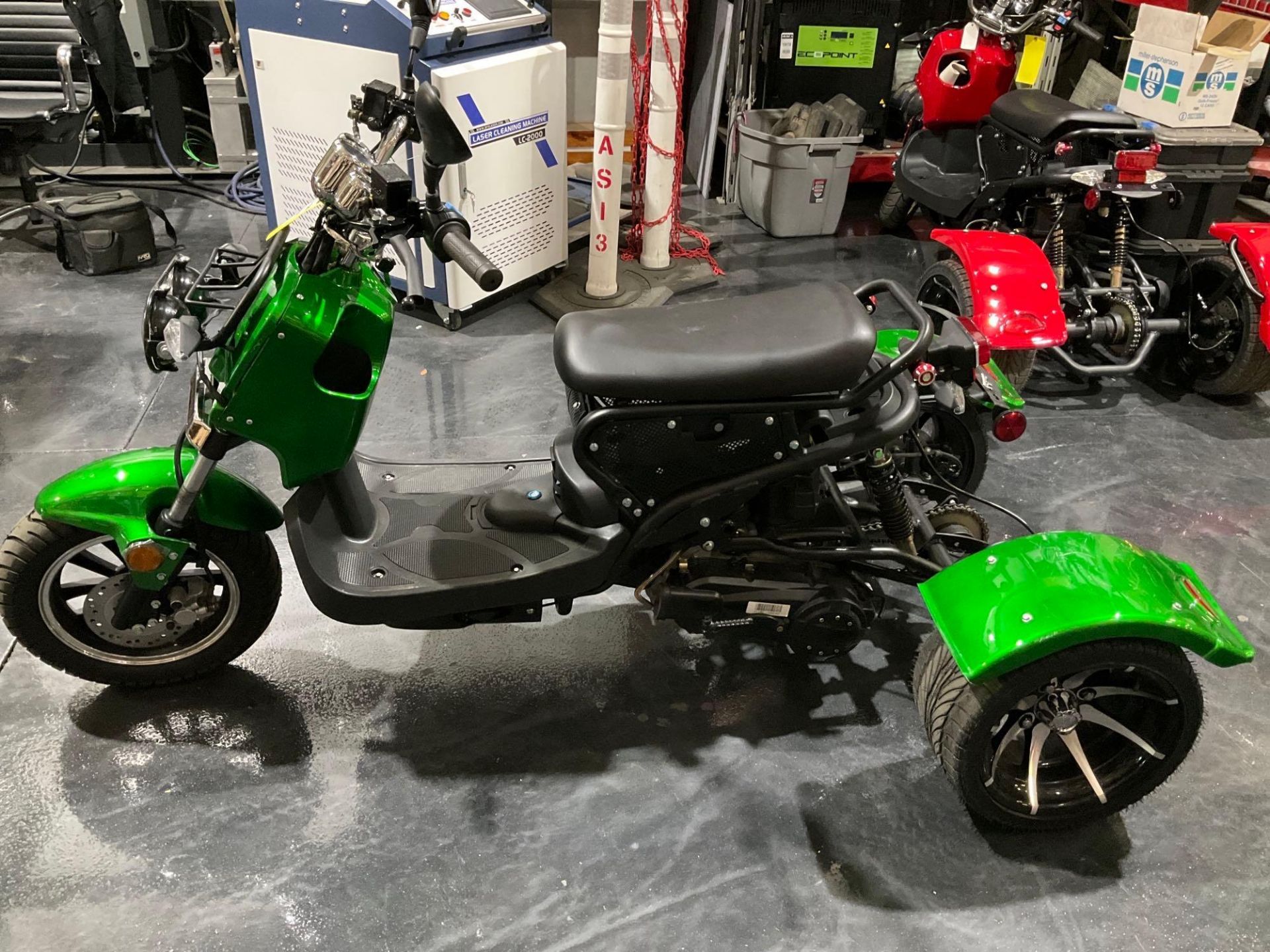 2020 JBLC TRIKE MOTORSCOOTER MODEL BD150QT-9A, GAS POWERED, 1/149CC, STREET LEGAL , RUNS & OPERATES - Image 2 of 12