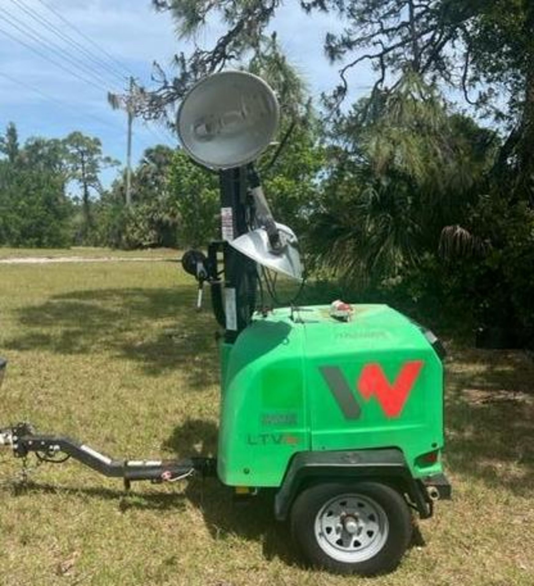 2017 WACKER NEUSON 6KW GENERATOR WITH LIGHT TOWER MODEL LTV6L, DIESEL KOHLER ENGINE, RADIATOR HAS BA