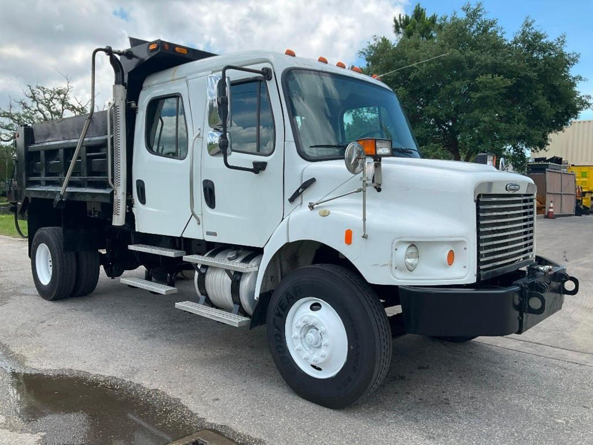 2010 FREIGHTLINER M2 106 BUSINESS CLASS DUMP TRUCK, DIESEL, AUTOMATIC, APPROX GVWR 16429, DOUBLE CAB - Image 8 of 37