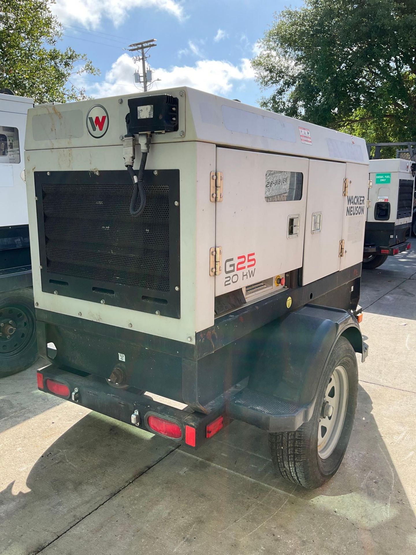 2017 WACKER NEUSON G25 20KW GENERATOR, DIESEL, ISUZU ENGINE, TRAILER MOUNTED, APPROX PHASE 3/1, APPR - Image 7 of 20