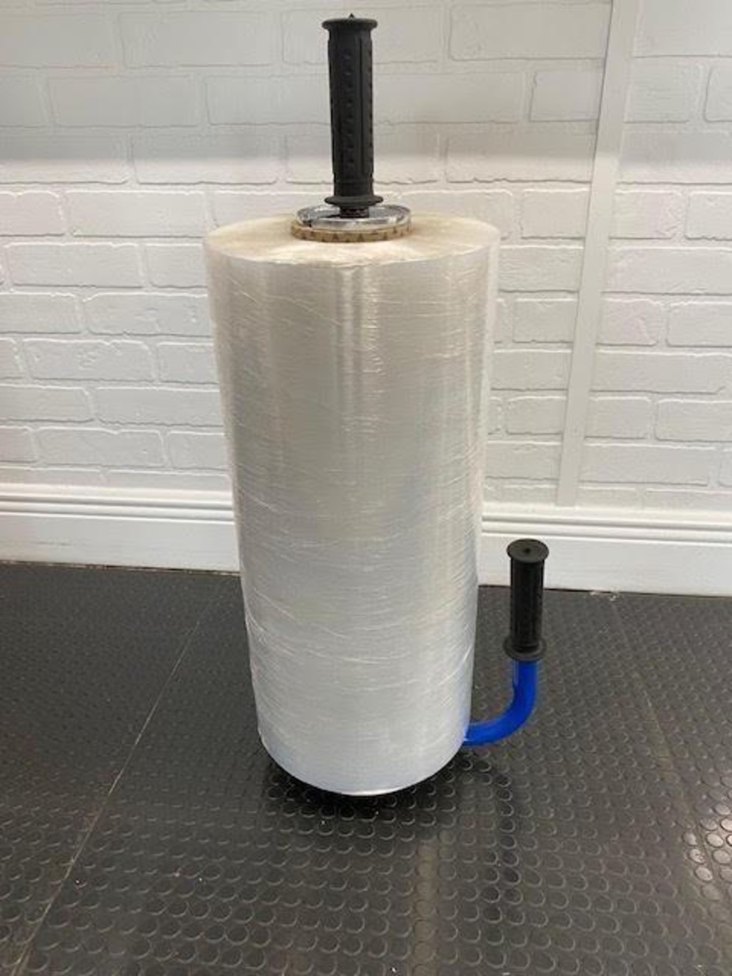 ( 1 ) PALLET OF GENESYS ULTRA STRETCH FILM SHRINK WRAP, APPROX 25FT.4in X 10,000FT PER ROLL, APPROX