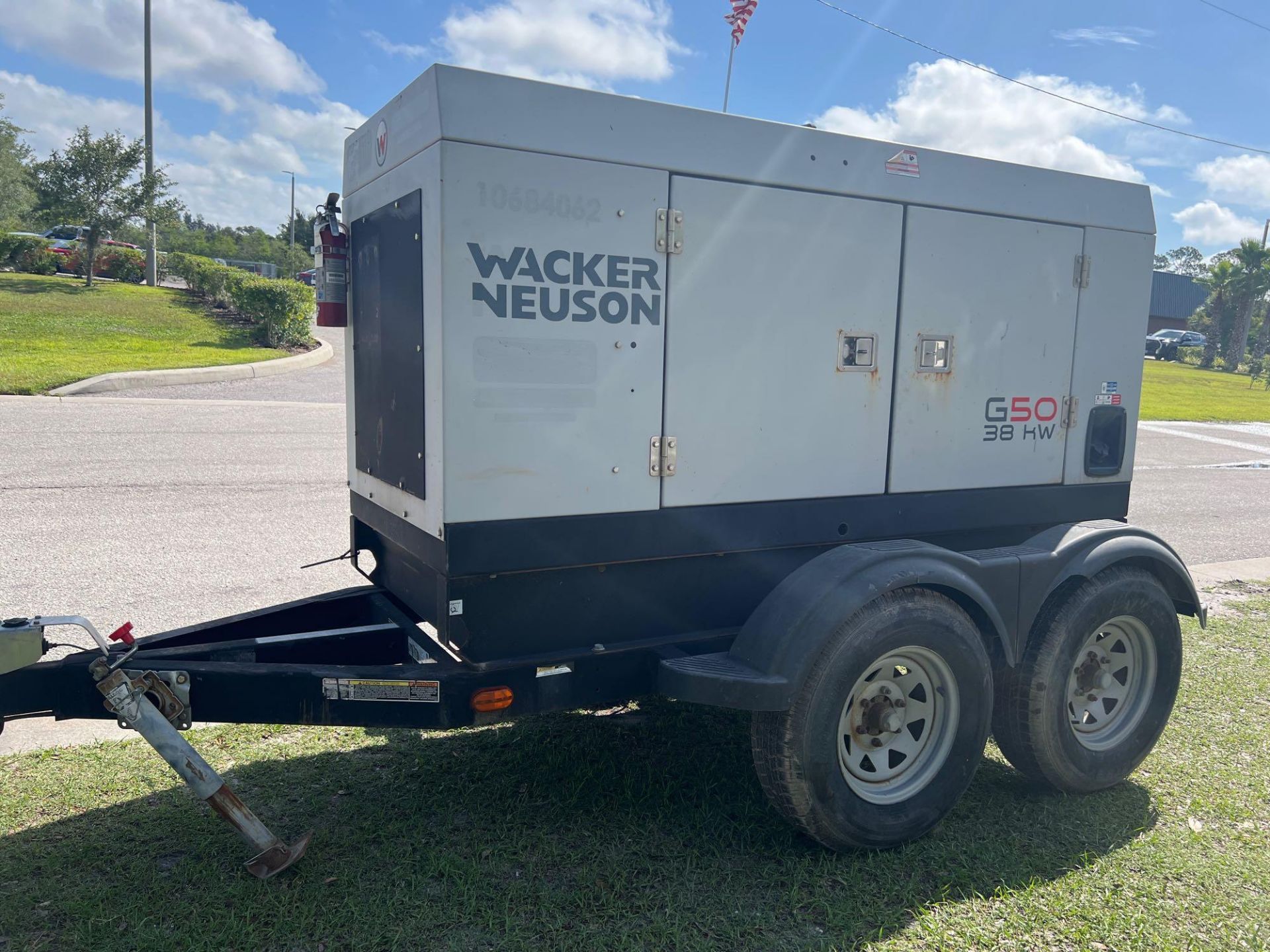 2017 WACKER NEUSON G50 DIESEL GENERATOR, DUAL AXLE TRAILER MOUNTED, 38KW, 48KVA, 1PH/3PH, 60HZ, RUNS - Image 9 of 19