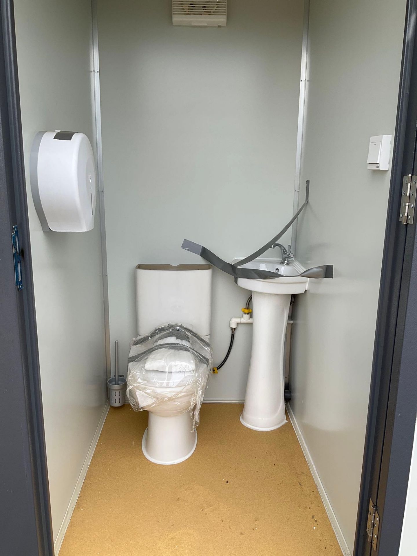 UNUSED PORTABLE DOUBLE BATHROOM UNIT, 2 STALLS, ELECTRIC & PLUMBING HOOK UP WITH EXTERIOR PLUMBING C - Image 14 of 15