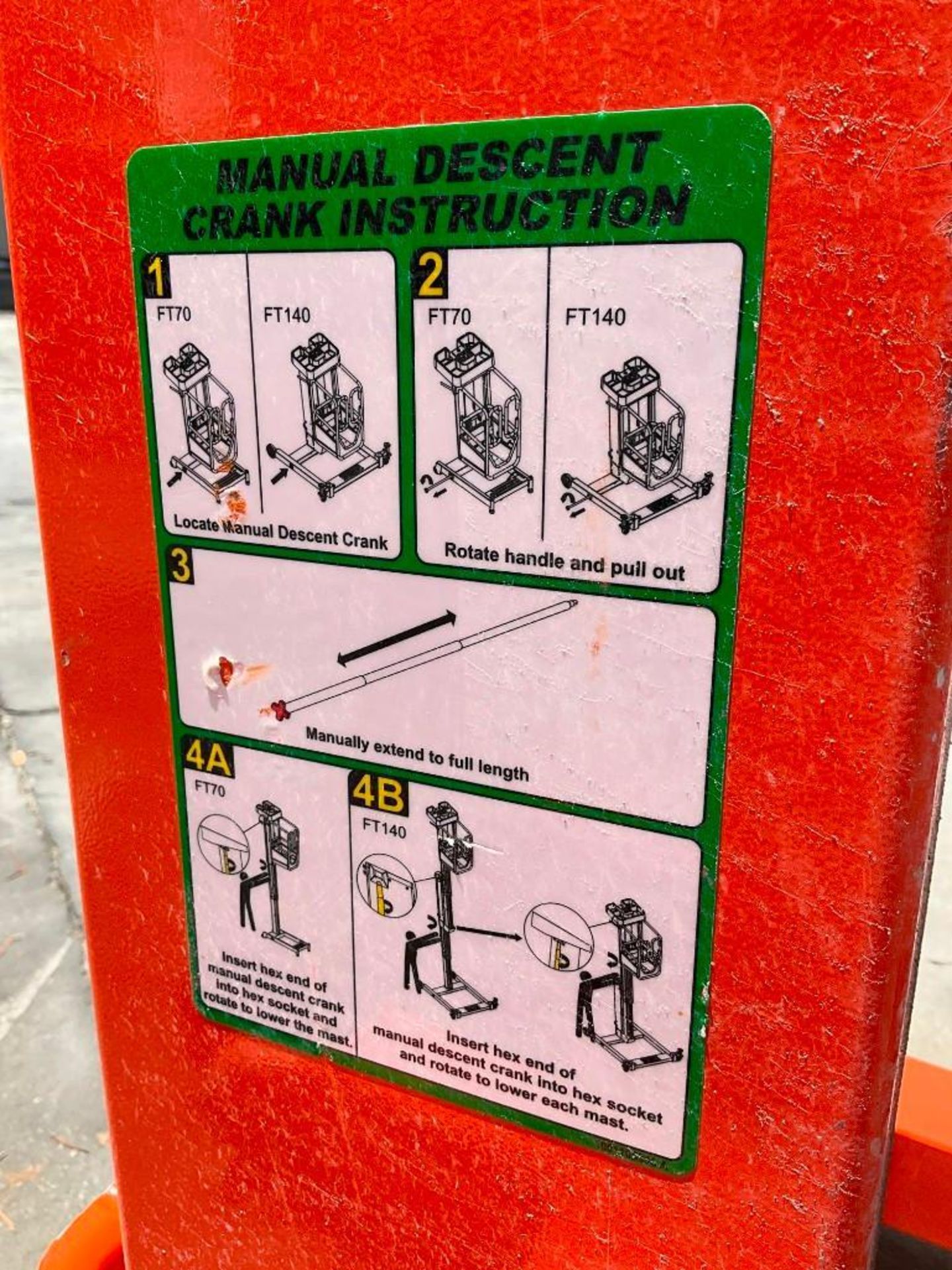 ( 1 ) JLG PERSONAL PORTABLE LIFTPOD MODEL FT140, APPROX MAX CAPACITY 330LBS, APPROX MAX HEIGHT 13.5F - Image 8 of 13