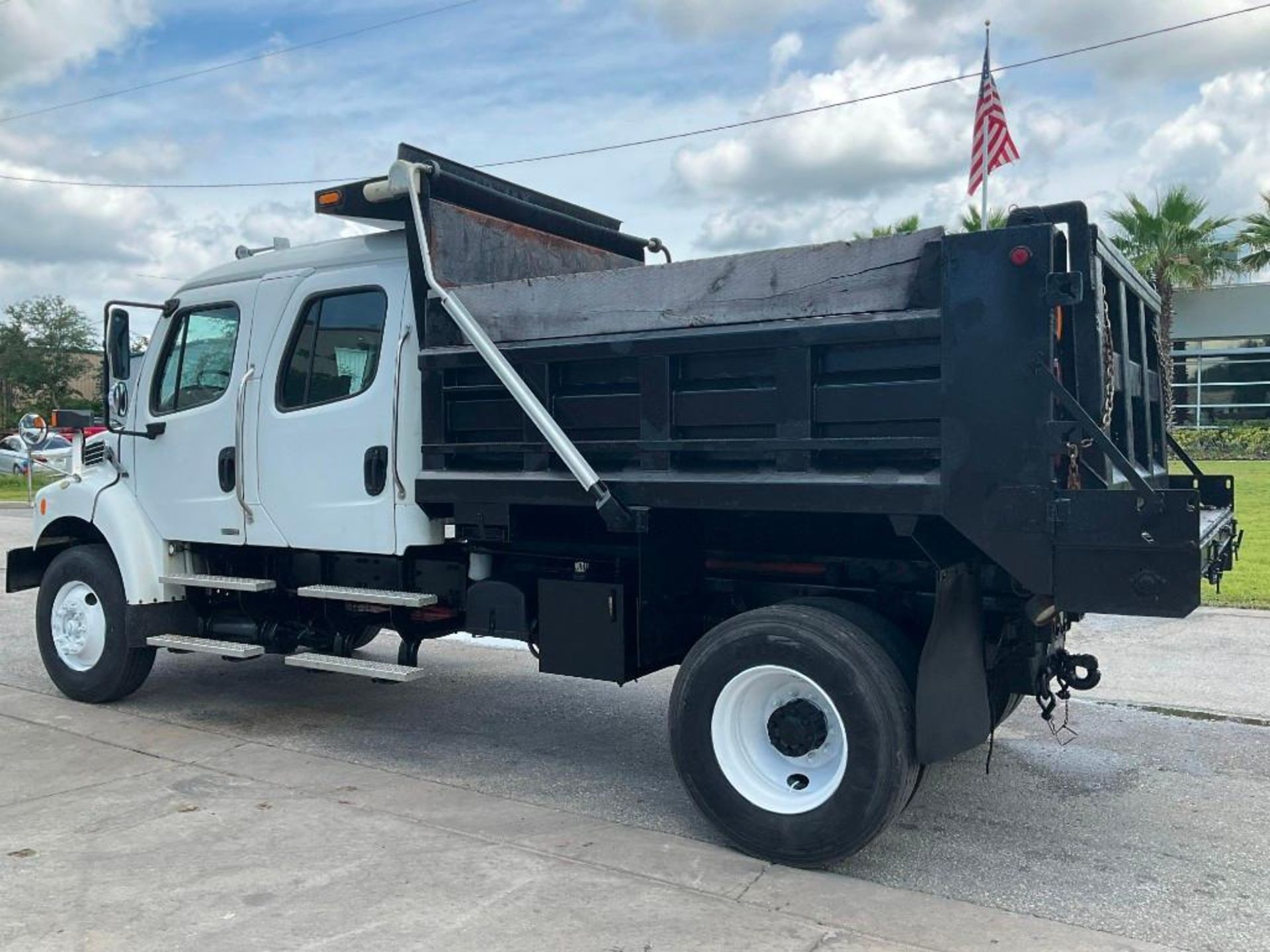 2010 FREIGHTLINER M2 106 BUSINESS CLASS DUMP TRUCK, DIESEL, AUTOMATIC, APPROX GVWR 16429, DOUBLE CAB - Image 6 of 37