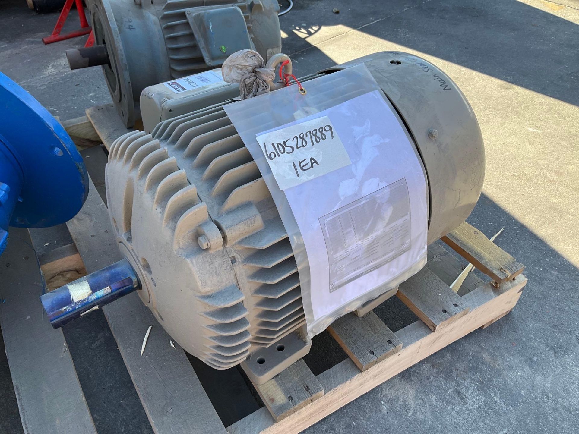 BALDOR ELECTRIC M4 100T, APPROX 15HP, PHASE 3, APPROX 230/460 VOLTS, APPROX 1160 RPM, APPROX 26” x 1 - Image 7 of 10