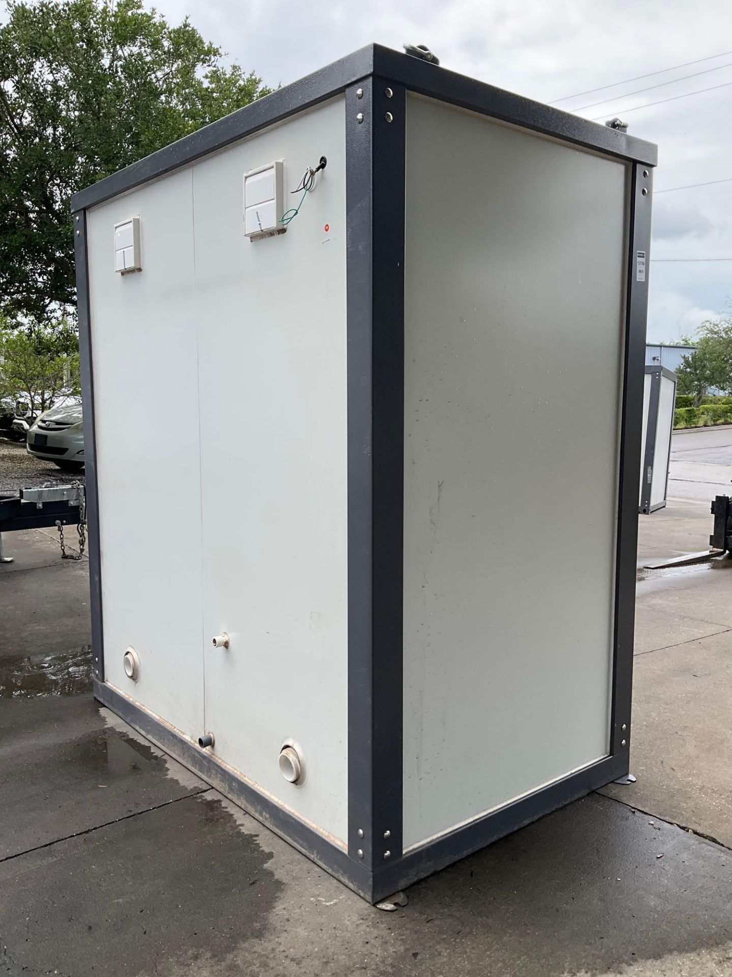 UNUSED PORTABLE DOUBLE BATHROOM UNIT, 2 STALLS, ELECTRIC & PLUMBING HOOK UP WITH EXTERIOR PLUMBING C - Image 2 of 15