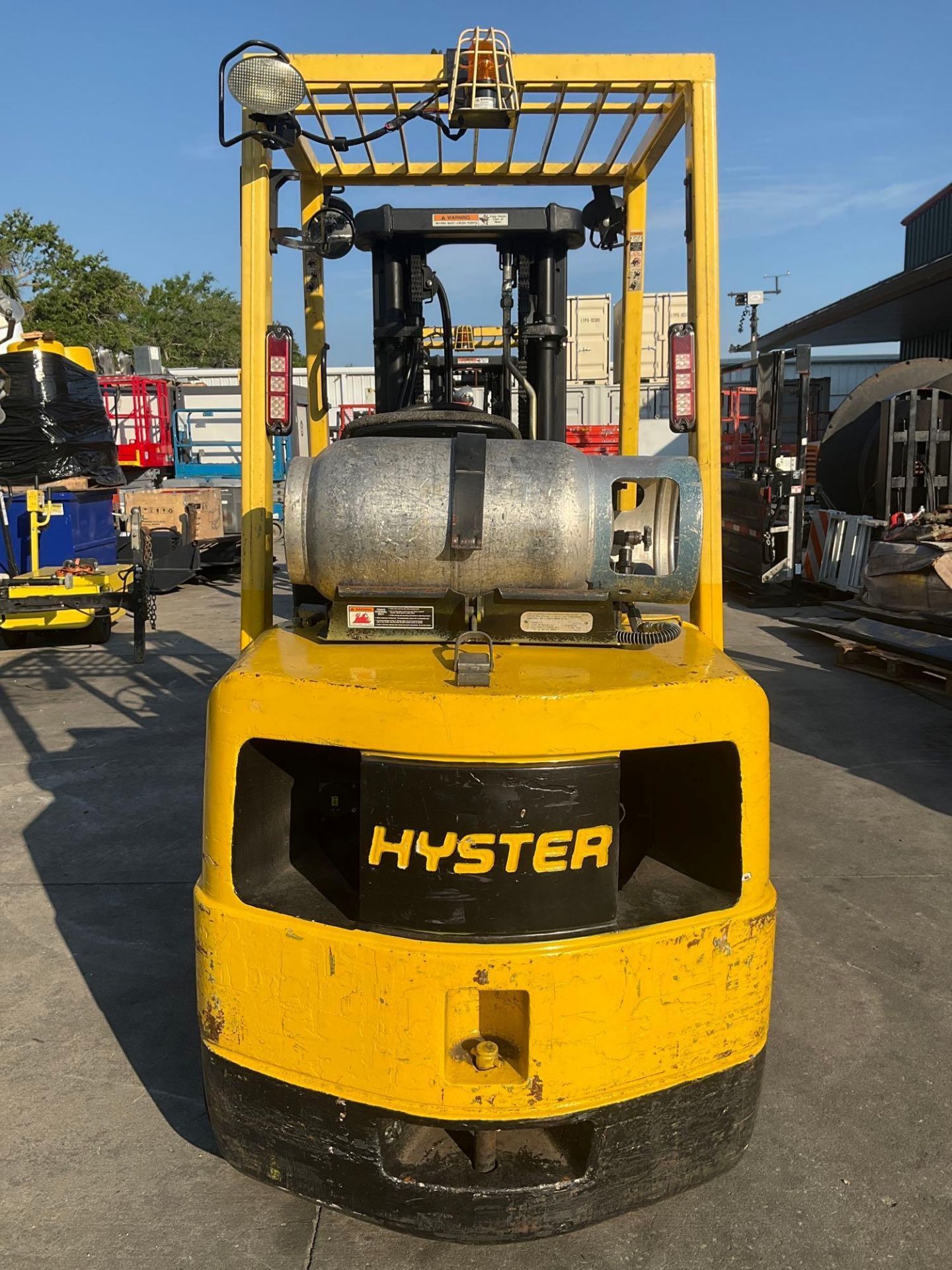 HYSTER 60 FORKLIFT MODEL S60XM, LP POWERED, APPROX MAX CAPACITY 5500LBS - Image 5 of 13