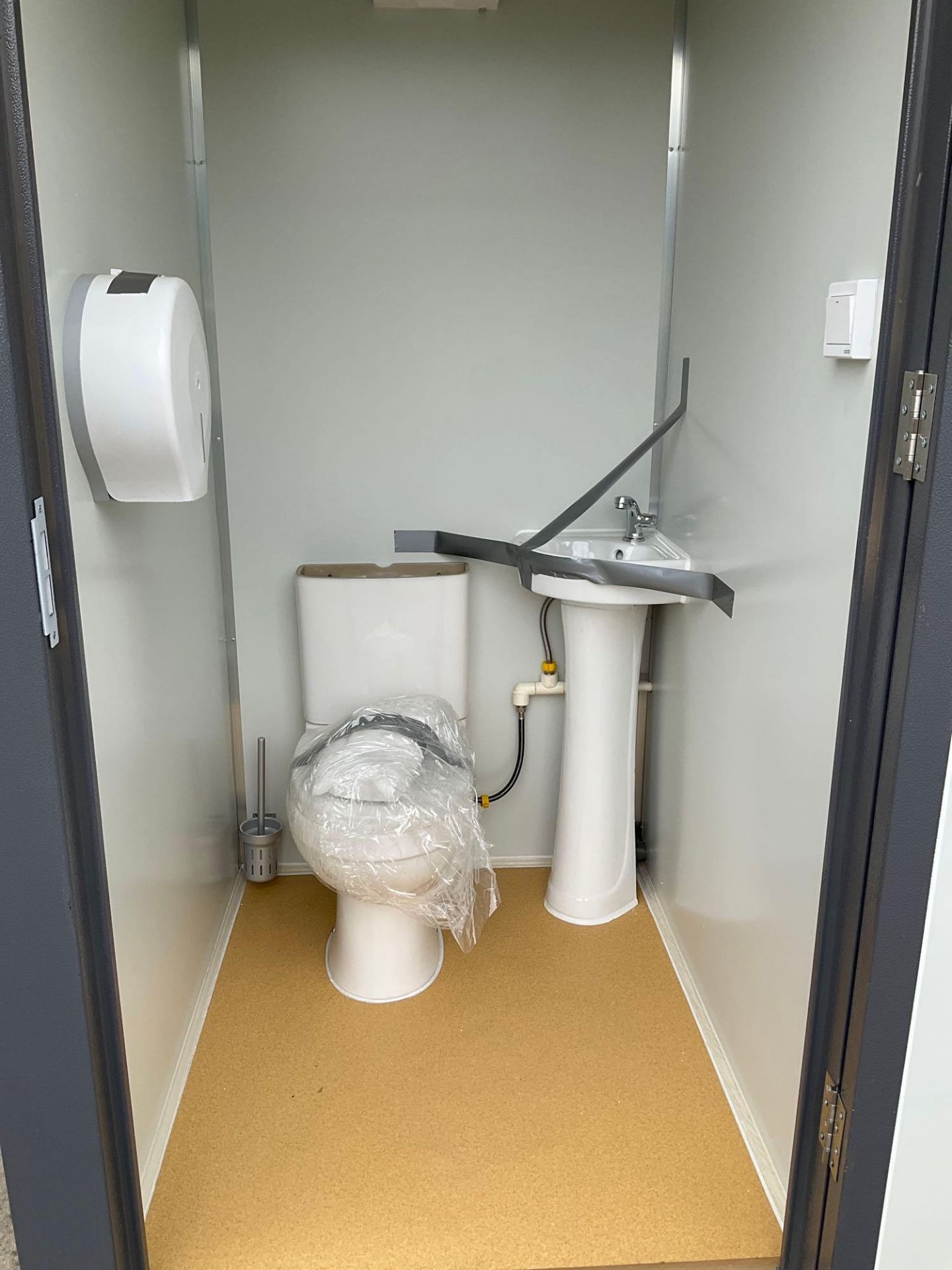 UNUSED PORTABLE DOUBLE BATHROOM UNIT, 2 STALLS, ELECTRIC & PLUMBING HOOK UP WITH EXTERIOR PLUMBING C - Image 15 of 16
