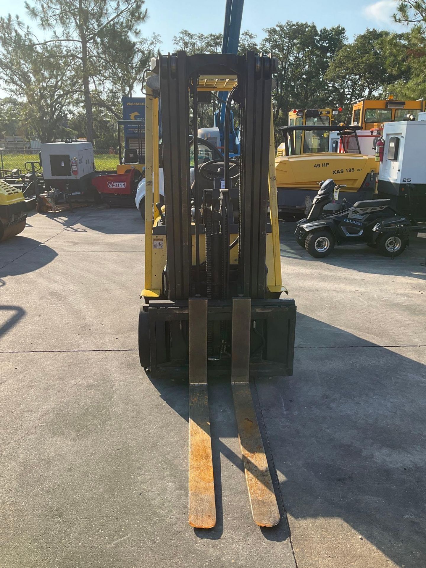 HYSTER 60 FORKLIFT MODEL S60XM, LP POWERED, APPROX MAX CAPACITY 5500LBS - Image 8 of 13