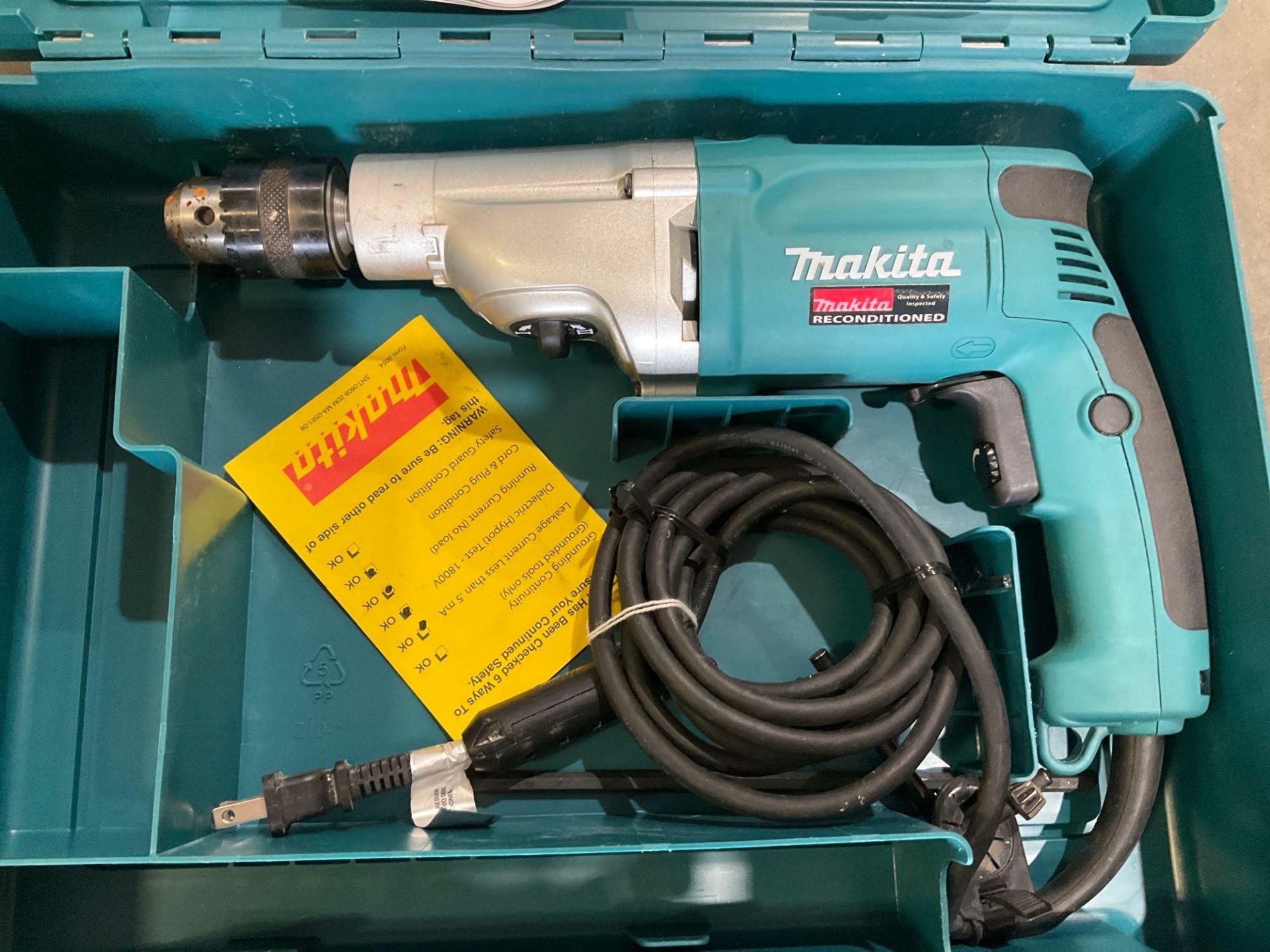 MAKITA 2 SPEED HAMMER DRILL MODEL HP2050WITH CARRYING CASE , RECONDITIONED, APPROX 120VOLTS, APPROX - Image 2 of 6
