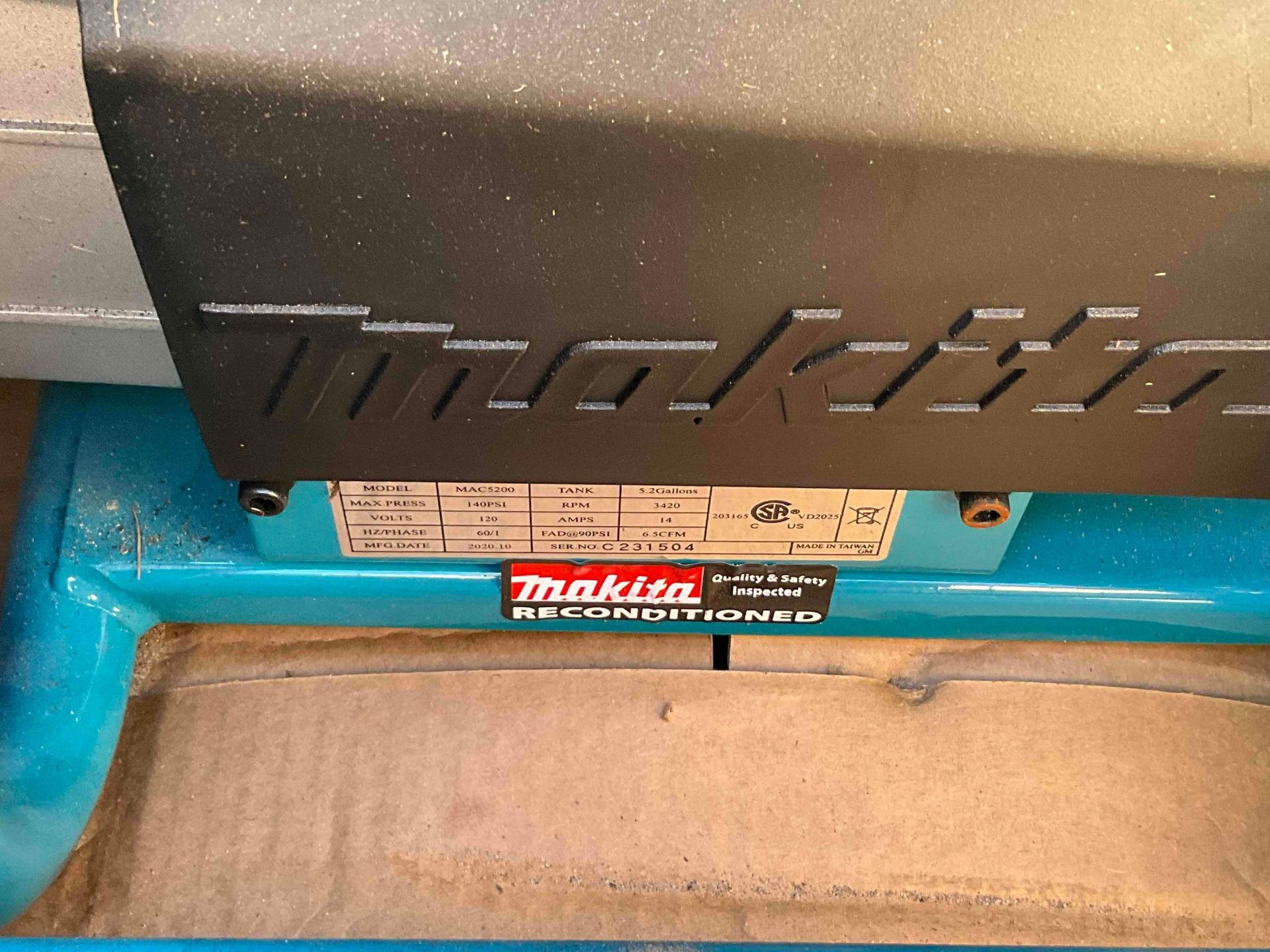 MAKITA AIR COMPRESSOR MODEL MAC5200, APPROX 5.2 GALLON, APPROX MAX PRESSURE 140 PSI, RECONDITIONED - Image 3 of 7