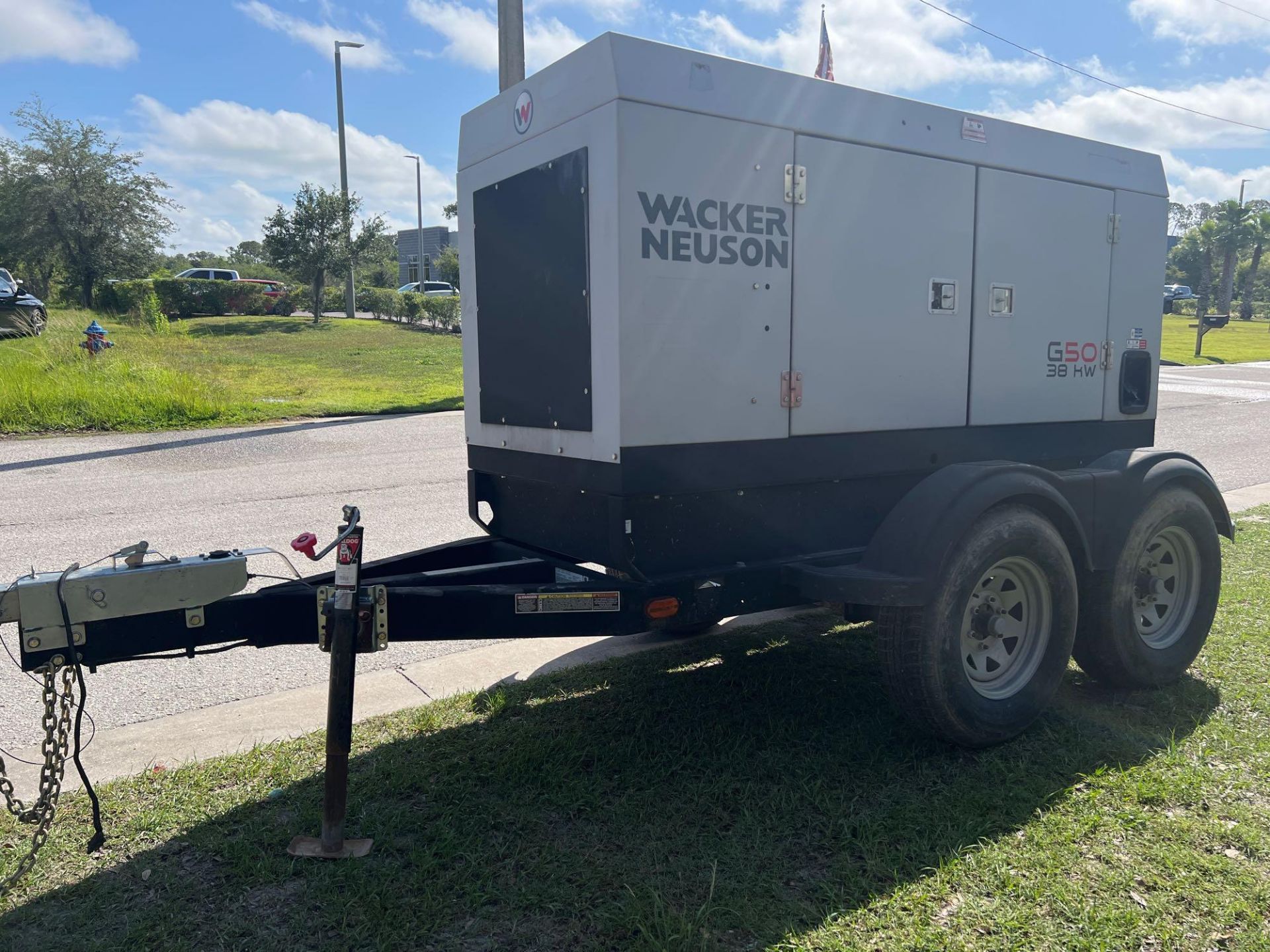 2017 WACKER NEUSON G50 DIESEL GENERATOR, DUAL AXLE TRAILER MOUNTED, 38KW, 48KVA, 1PH/3PH, 60HZ, RUNS - Image 9 of 16