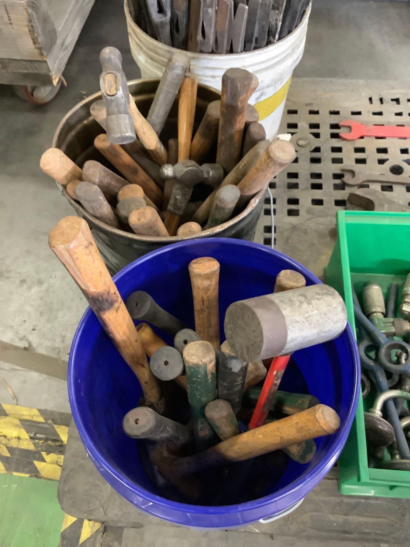 PALLET OF ASSORTED HAMMERS, SLEDGE HAMMERS, CROW BARS & MISCELLANEOUS TOOLS - Image 8 of 9