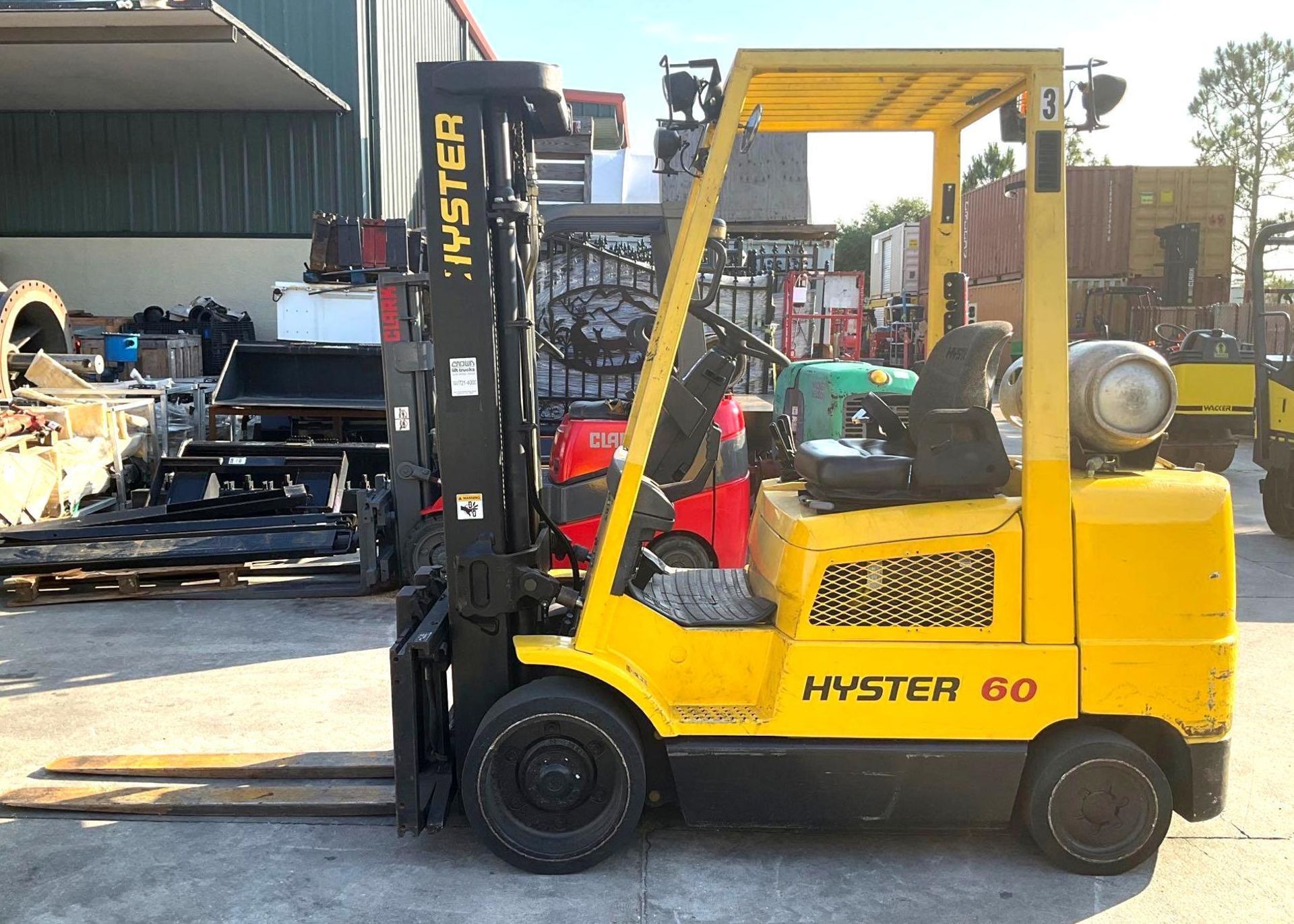 HYSTER 60 FORKLIFT MODEL S60XM, LP POWERED, APPROX MAX CAPACITY 5500LBS