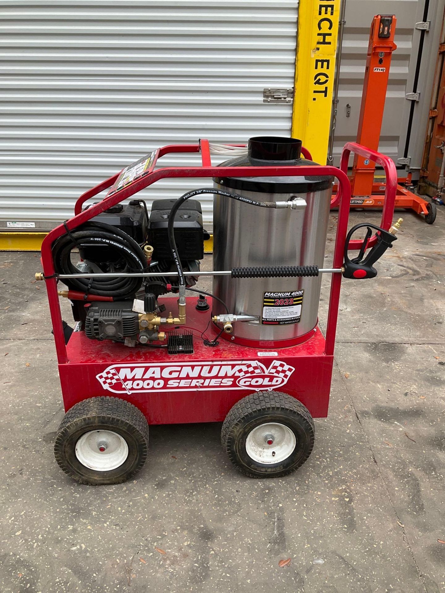 UNUSED 2023 MAGNUM 4000 SERIES GOLD HOT WATER PRESSURE WASHER,DIESEL GAS POWER - Image 2 of 14