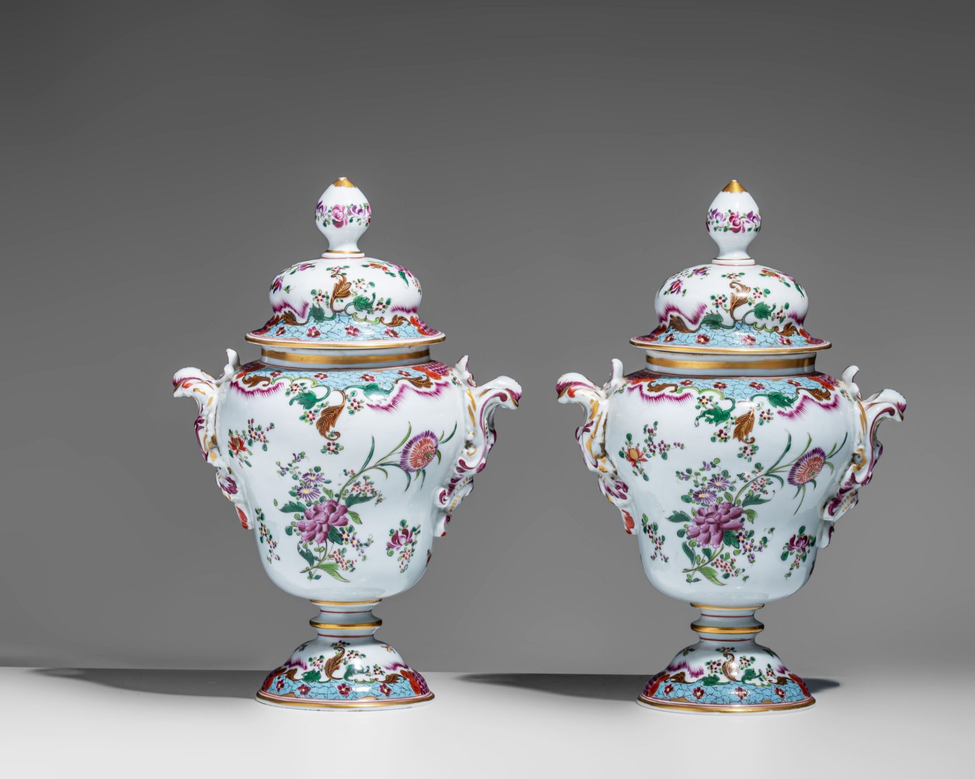 A pair of Samson armorial vases and a matching dish depicting a bird cage, H 34 - ø 23 cm - Image 5 of 15