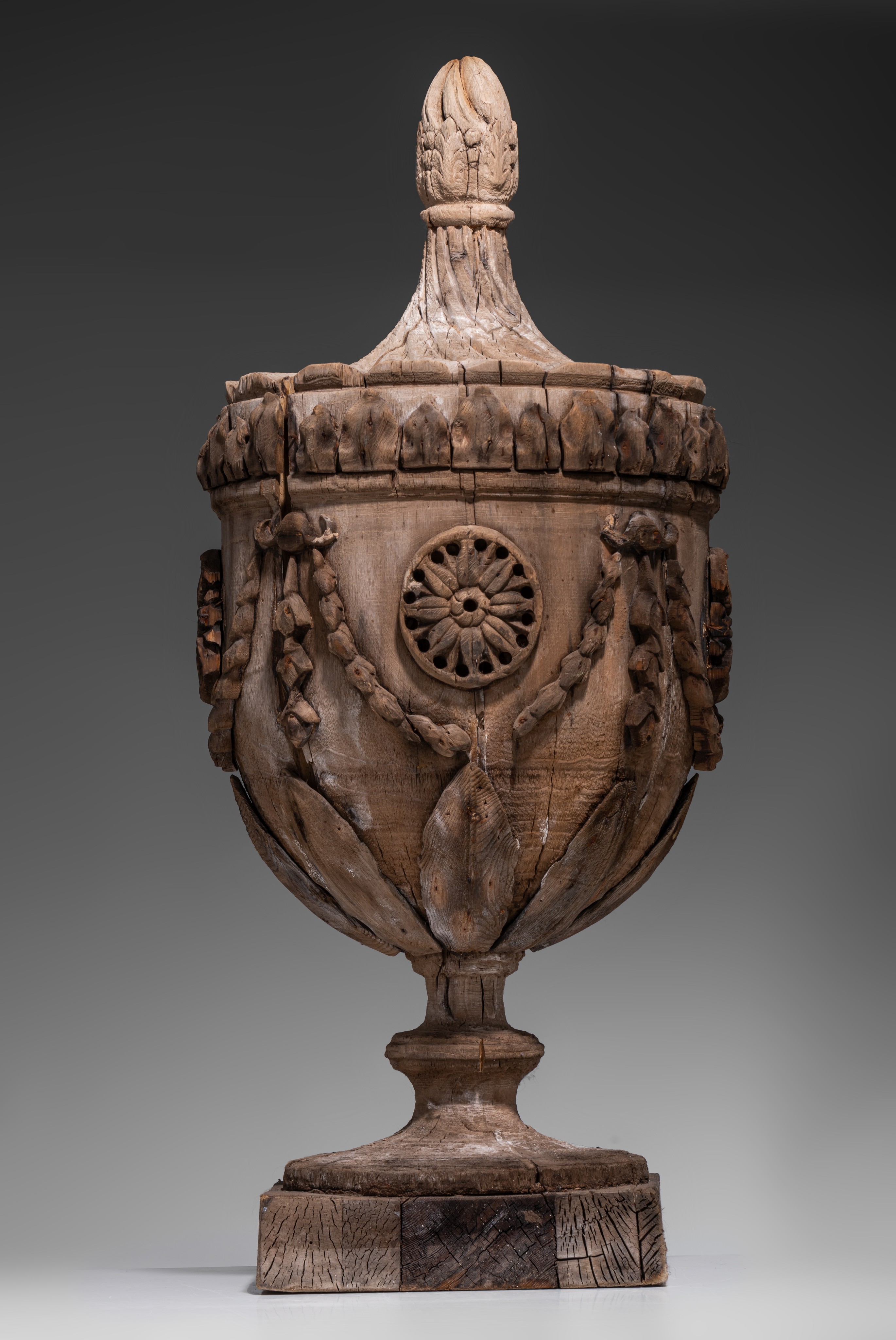 A pair of Gustavian wooden trophies, 18thC, H 77 cm - Image 15 of 26