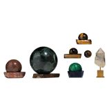 A very decorative collection of semi-precious stone items, the tallest 18,5 cm