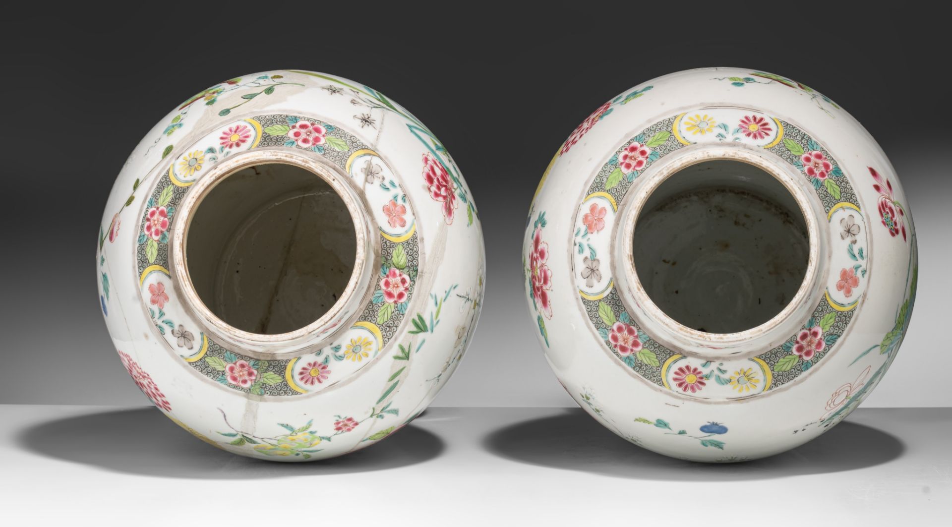 A pair of Chinese famille rose floral decorated covered vases, Yonghzeng period, H 42 cm - Image 6 of 9