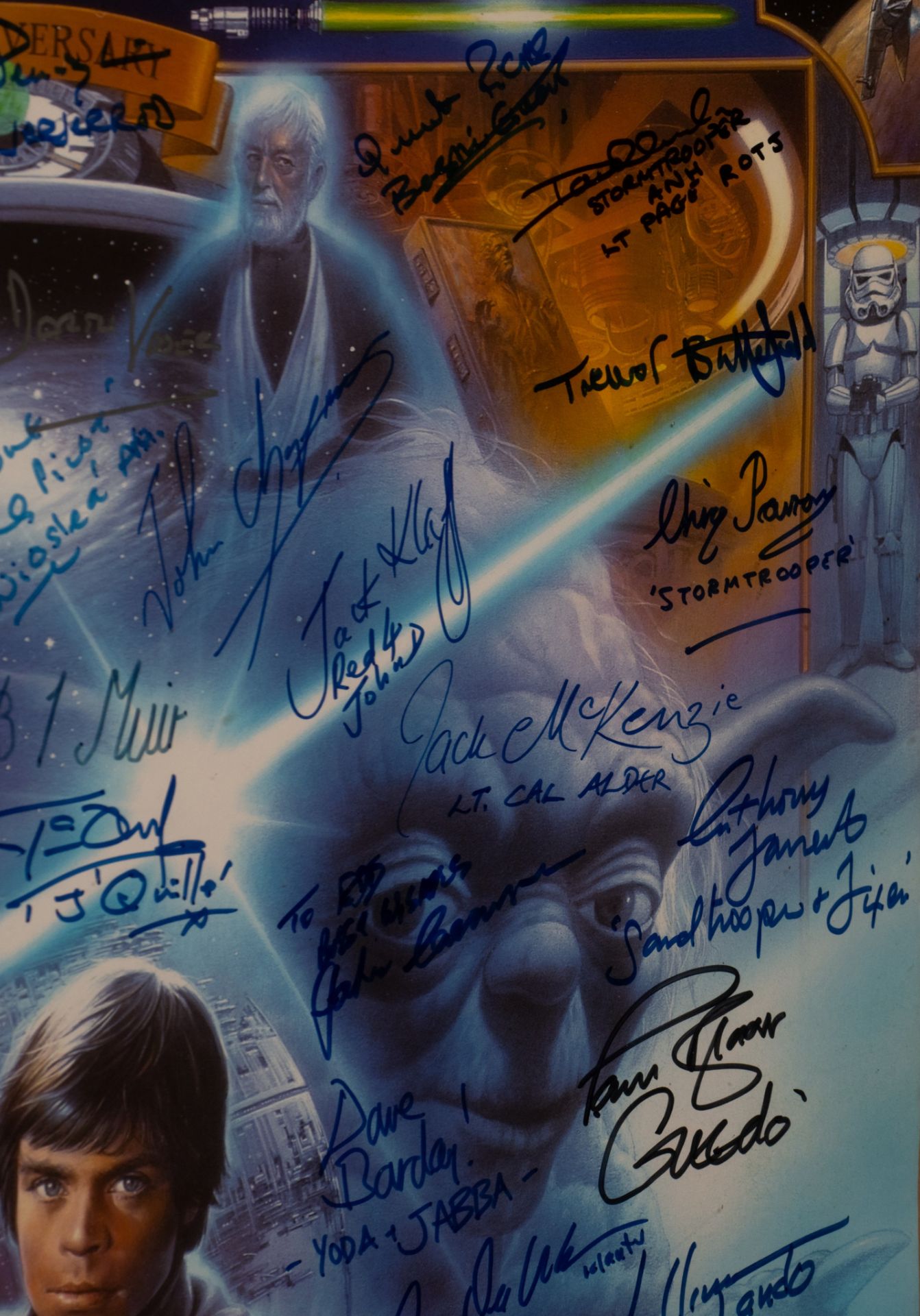 A 2007 Star Wars poster bearing 98 signatures of the characters, 61 x 91 cm - Bild 5 aus 13