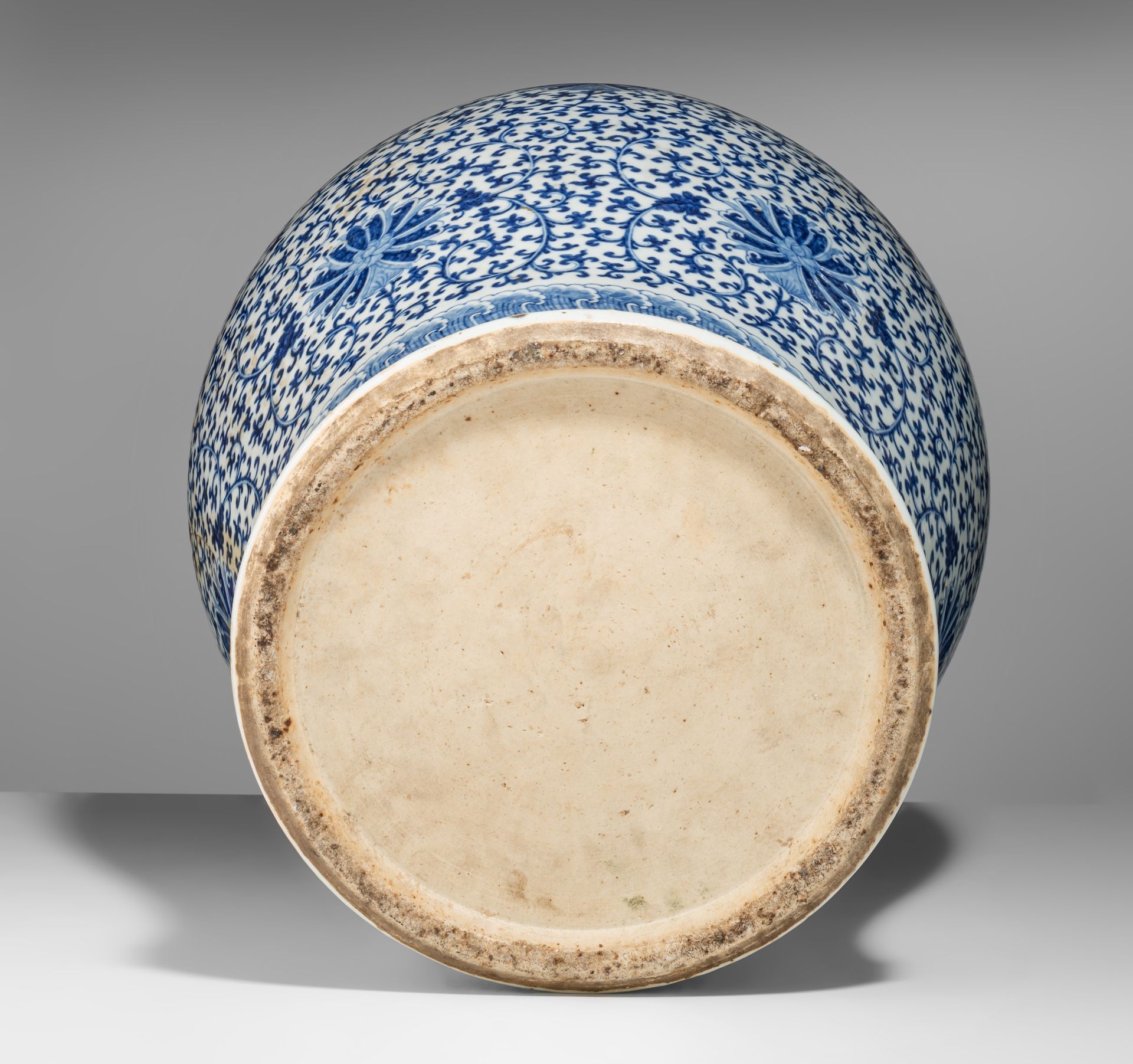 A Chinese blue and white 'Lotus Scroll' covered vase, late 18thC, H 63,5 cm - Image 6 of 9
