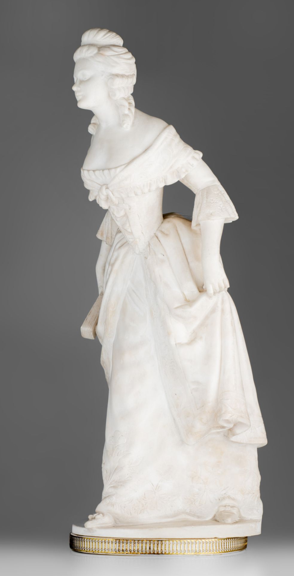 Dominique Alonzo (act. 1910-1930), 'la Révérence', Carrara marble, H 67 cm - Image 4 of 16