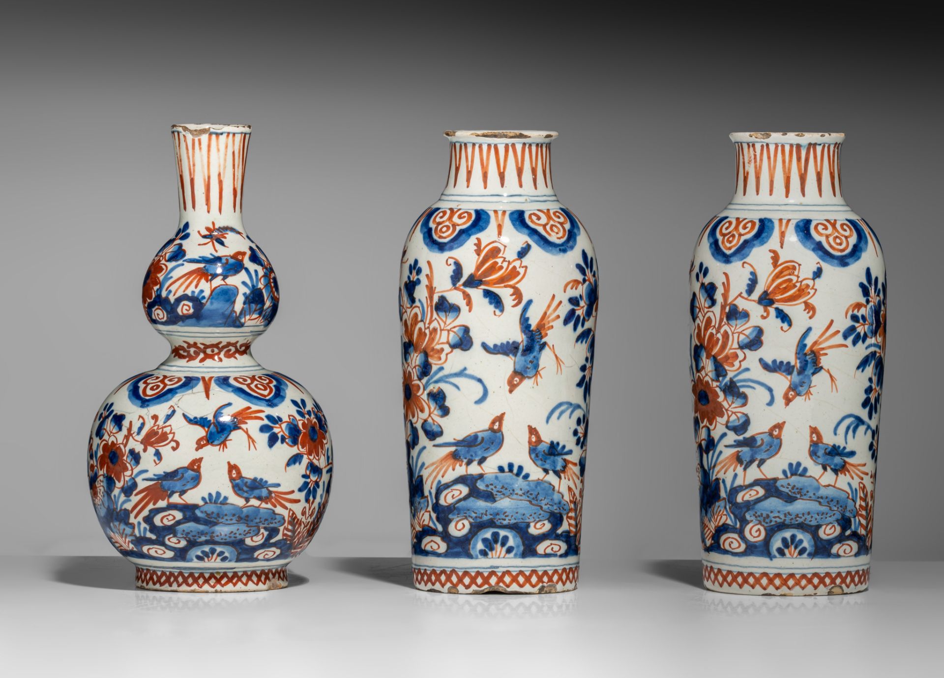 An 18thC Dutch Delft Imari-style cabinet set, H 22 cm - Image 2 of 10