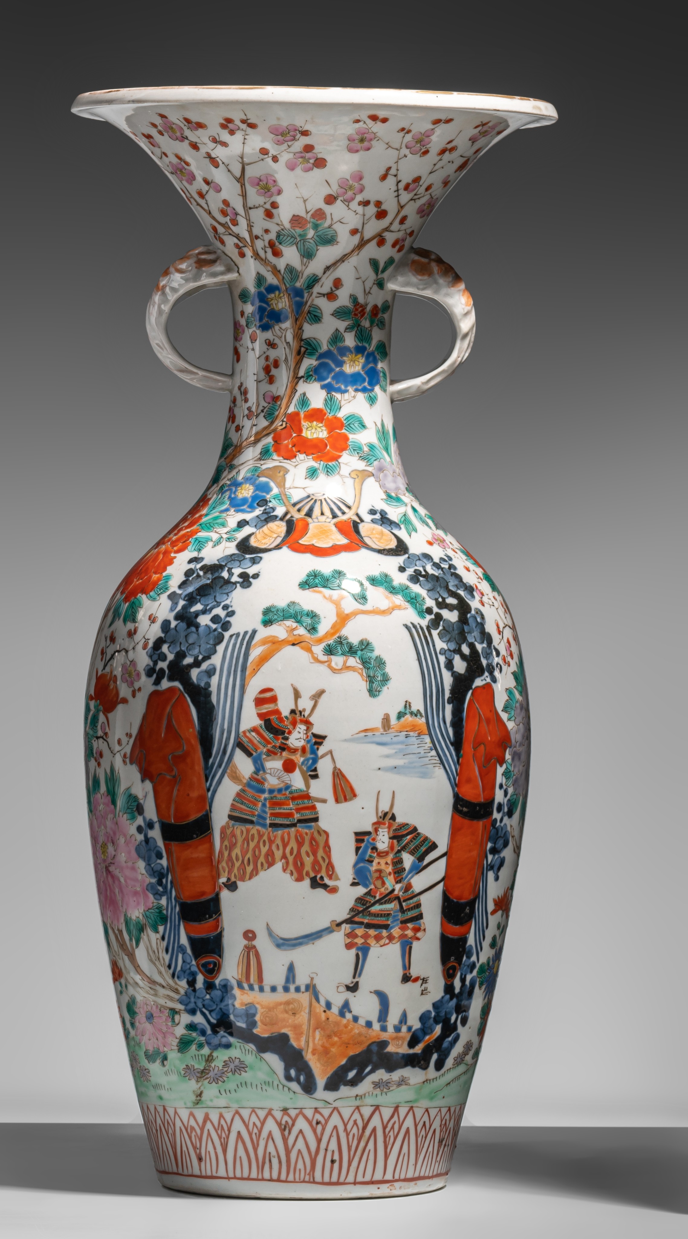 A Japanese Imari vase, paired with elephant-head handles, late Meiji period, 19thC, H 55,5 cm - Image 4 of 7