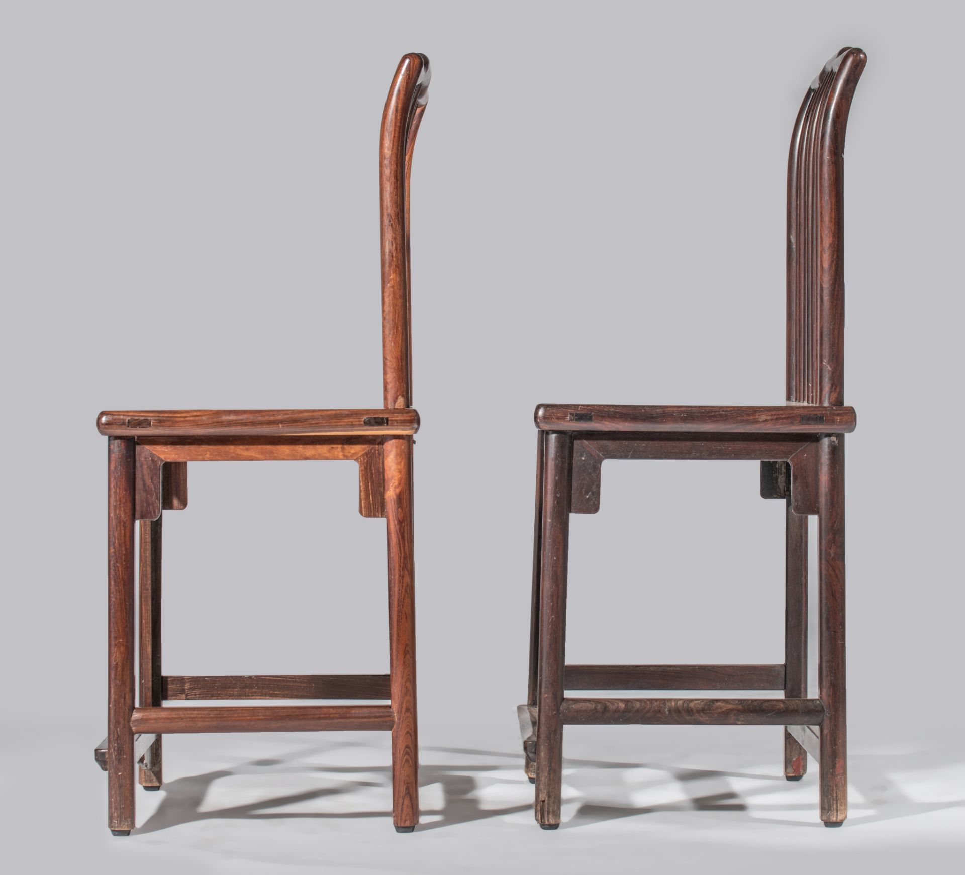 A pair of Chinese hardwood spindle back chairs, Republic period, H 92 - W 52,5 - D 40 cm - Image 4 of 8