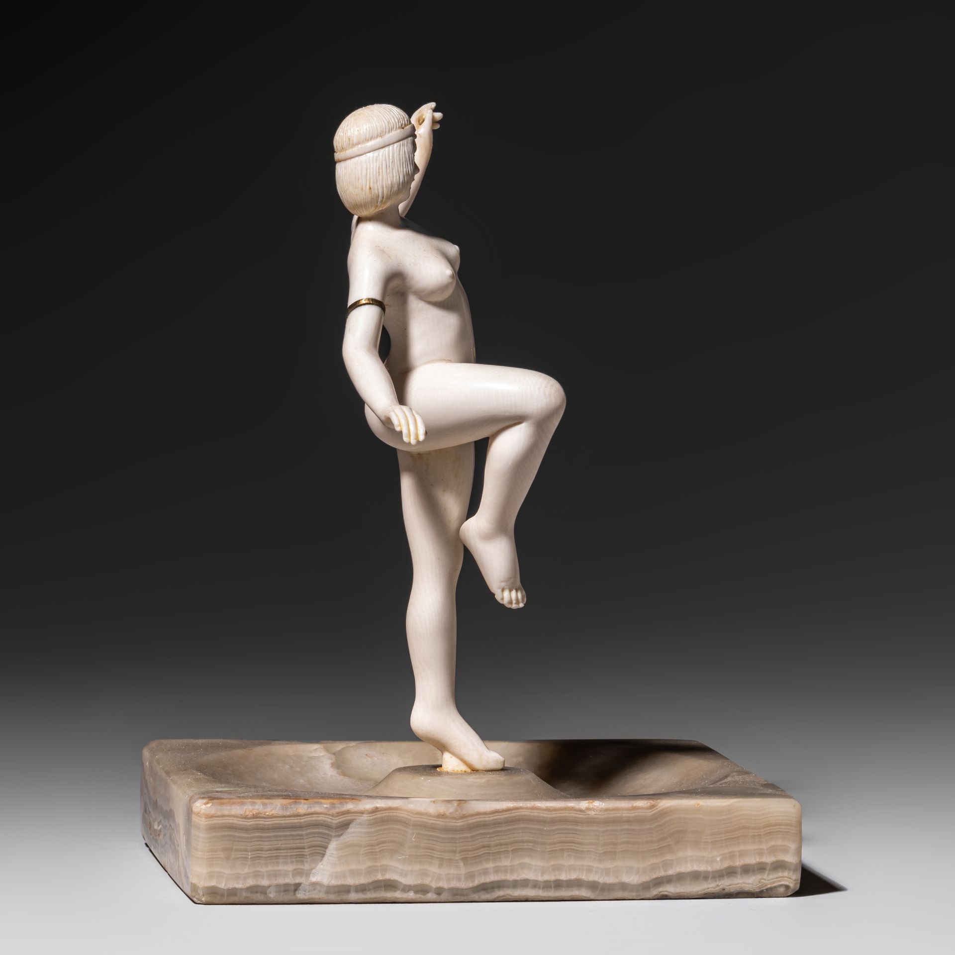 An Art Deco ivory statue of a dancer, H 19,5cm - ca. 1.425 g (incl. base) (+) - Image 7 of 8