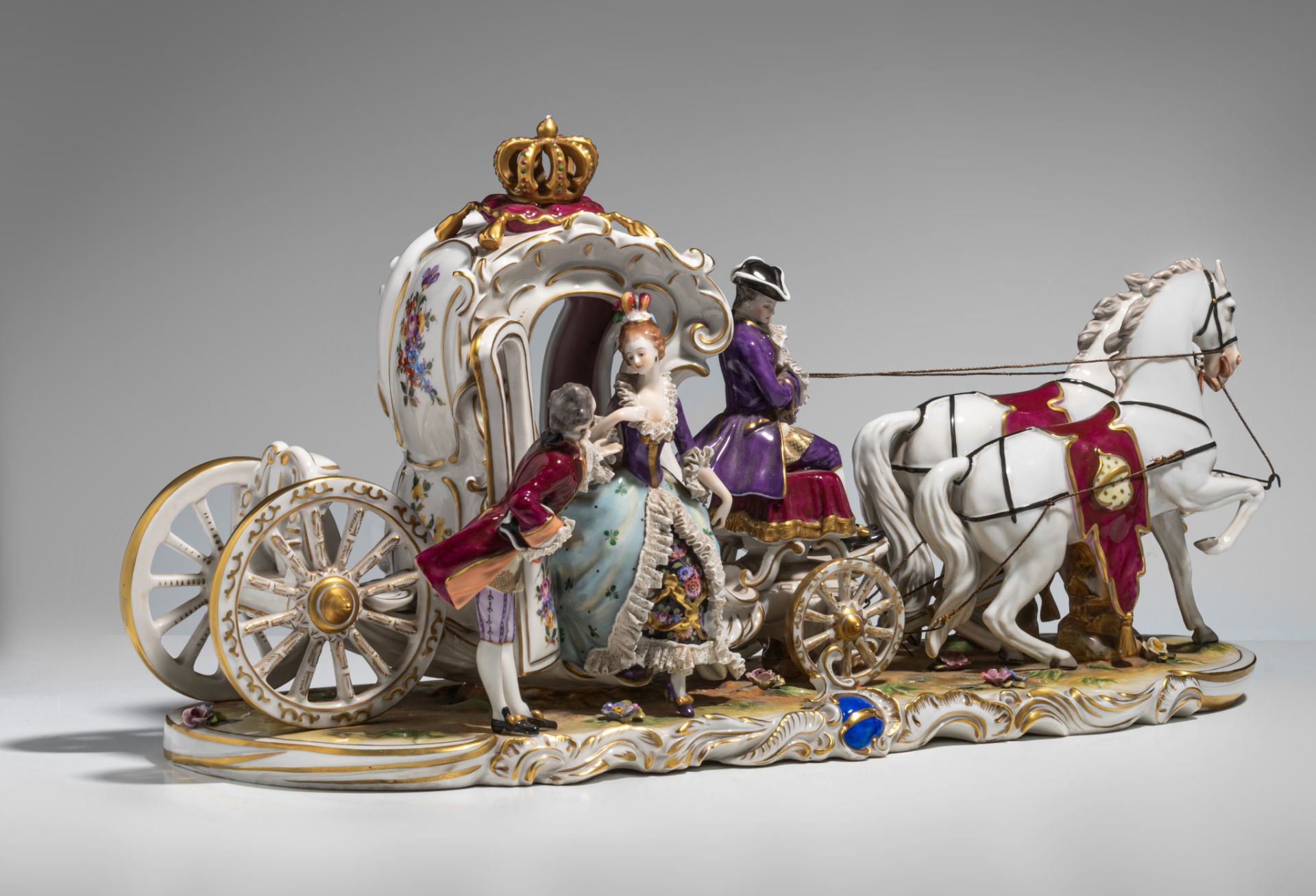 A Saxony porcelain group of a chariot in abundant Rococo style, H 29 - W 57 cm - Image 6 of 9