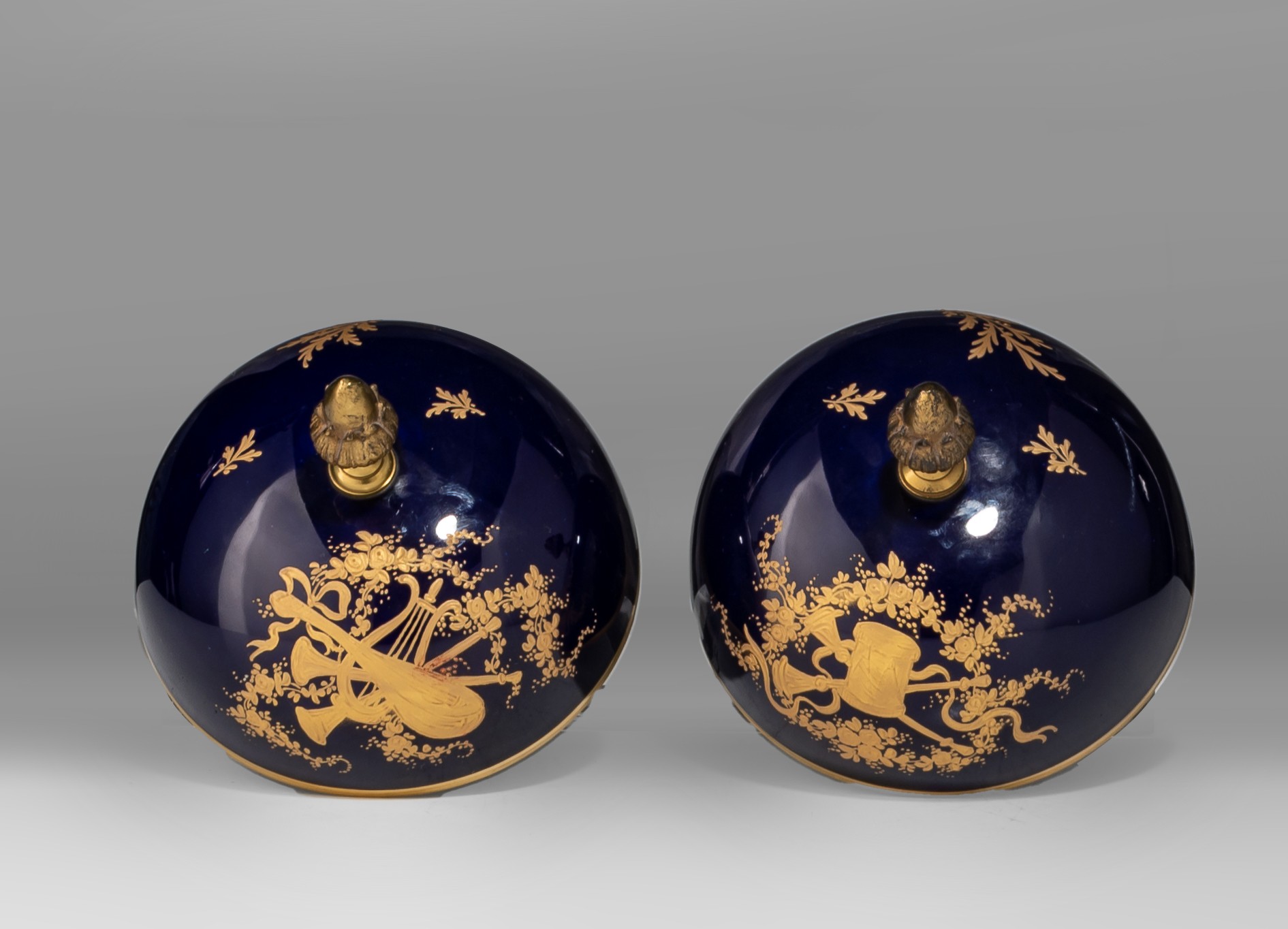 An imposing pair of Sèvres vases, with gallant scenes and gilt bronze mounts, H 97 cm - Image 11 of 13