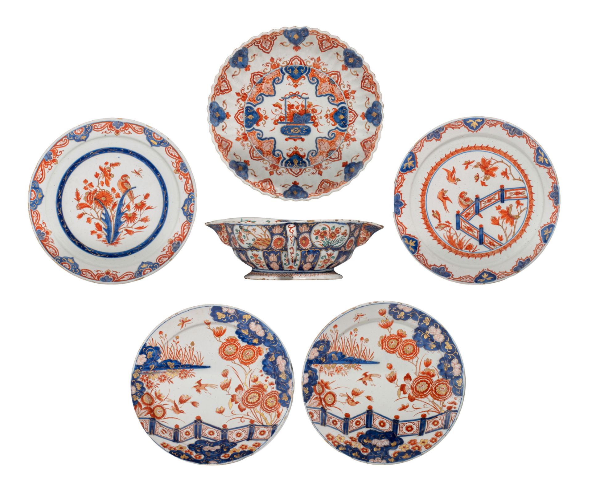A various collection of 17th/18thC Dutch Delft Imari-style plates and a saucer, ø 22 / H 6 cm