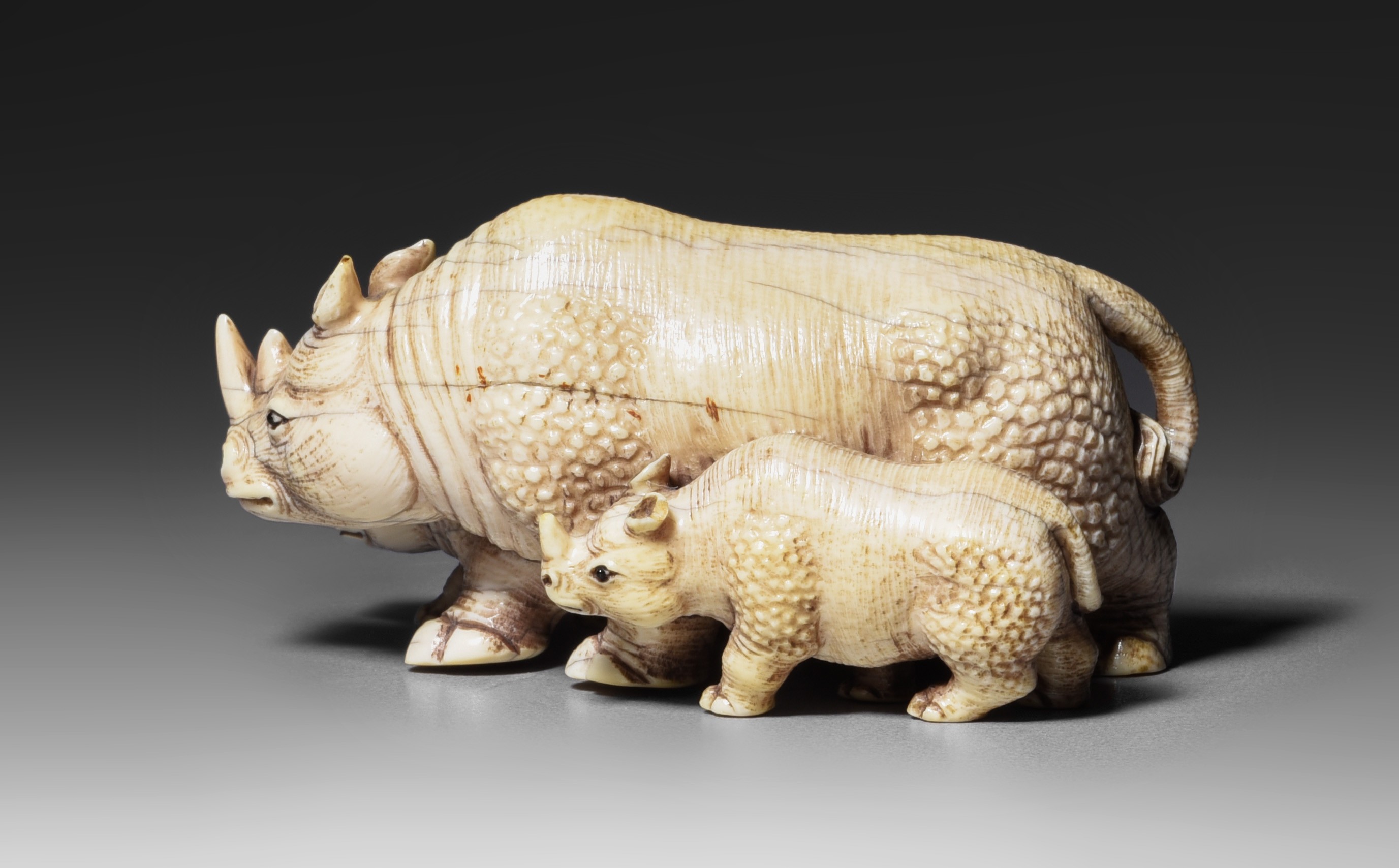 Two Japanese ivory okimono of wild animals, Edo/Meiji period, 144g - 156g (+) - Image 4 of 15