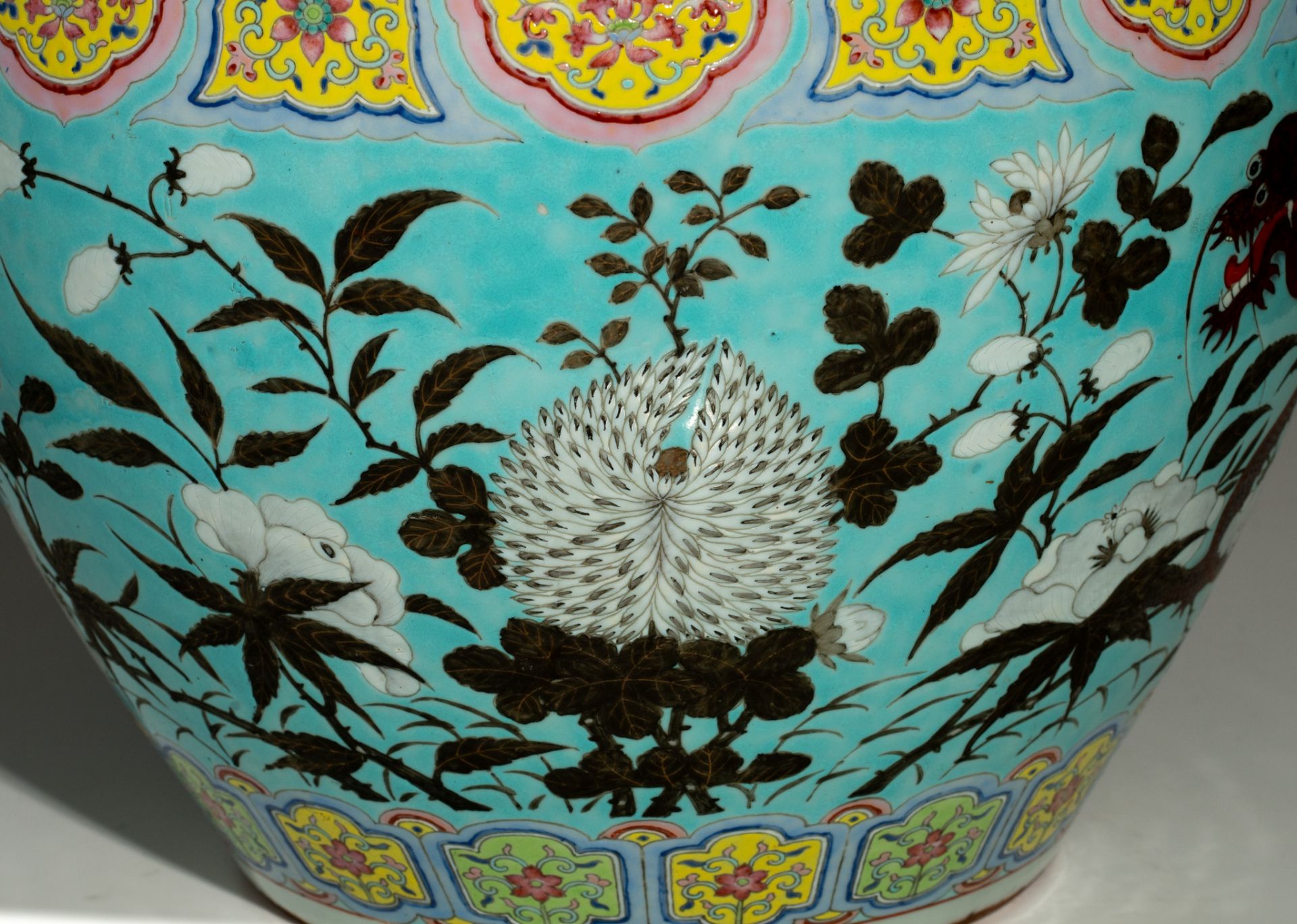 A Chinese famille rose 'Dragon' fishbowl, 19thC, H 35,5 cm - Bild 7 aus 17