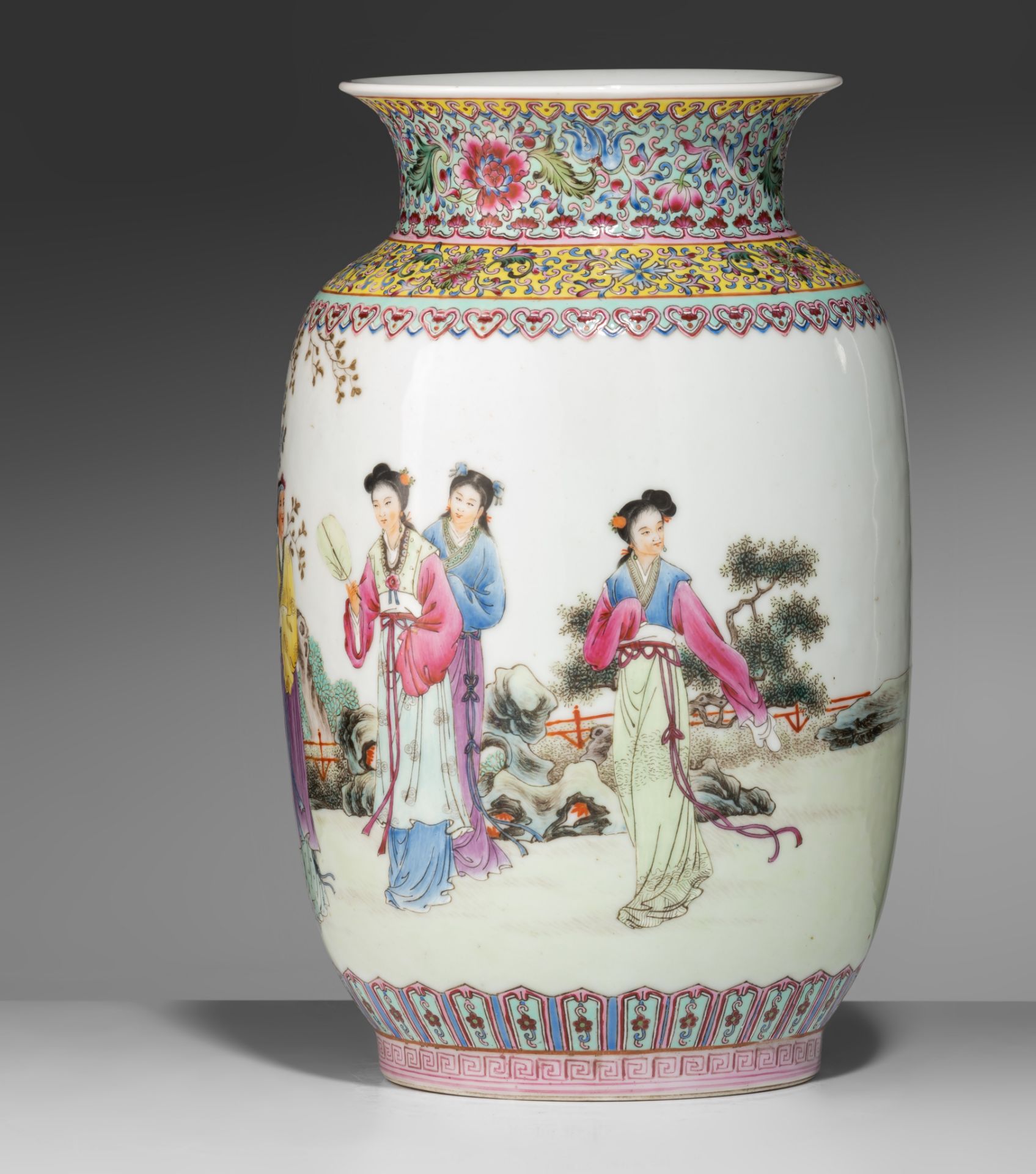 A Chinese famille rose lantern-shaped vase, with a Qianlong seal mark, 20thC, H 35,5 cm - Bild 5 aus 8