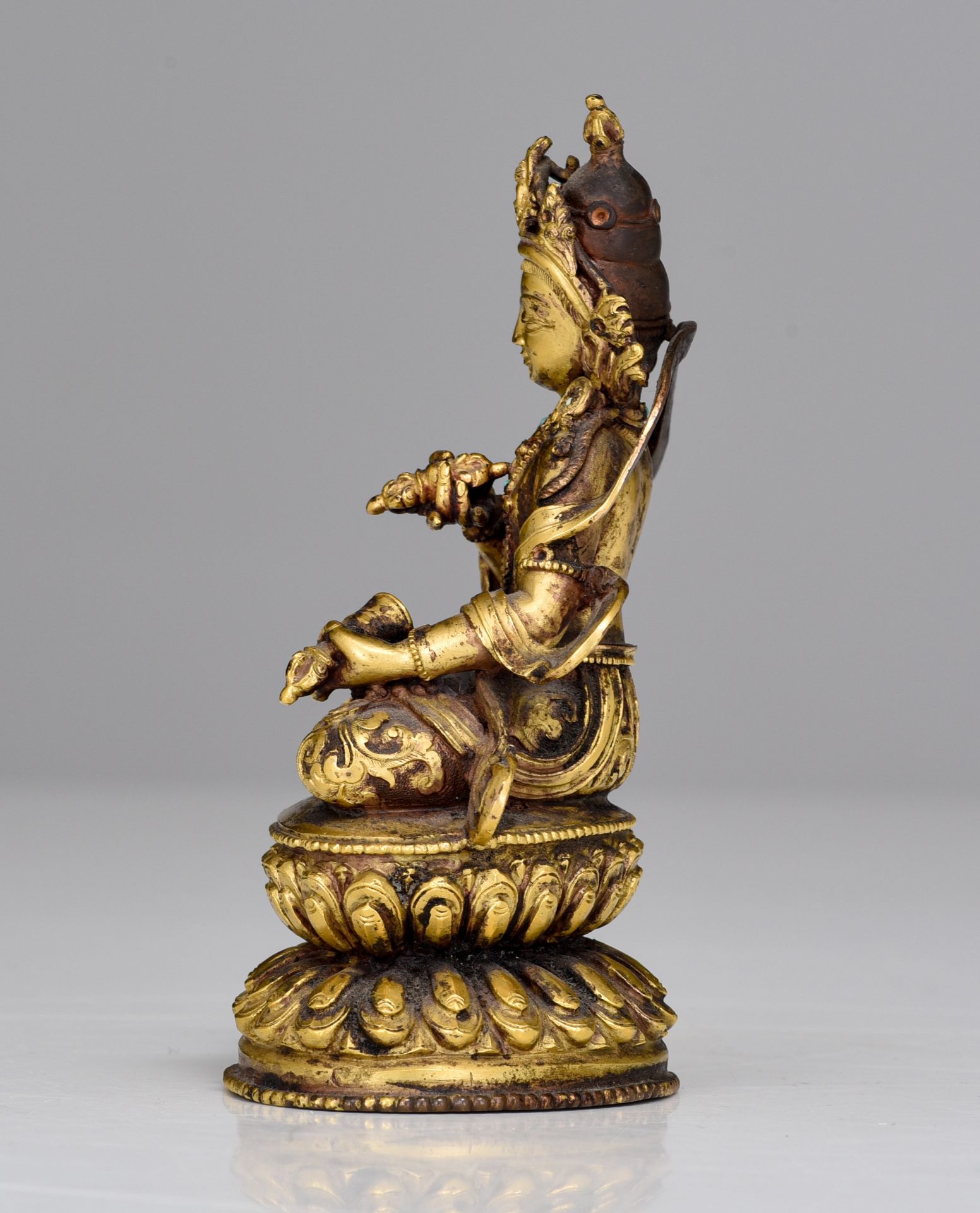 A Sino-Tibetan gilt-bronze figure of Vajrasattva, with semi-precious stone inlay, 19thC, H 13,5 cm - - Image 9 of 12