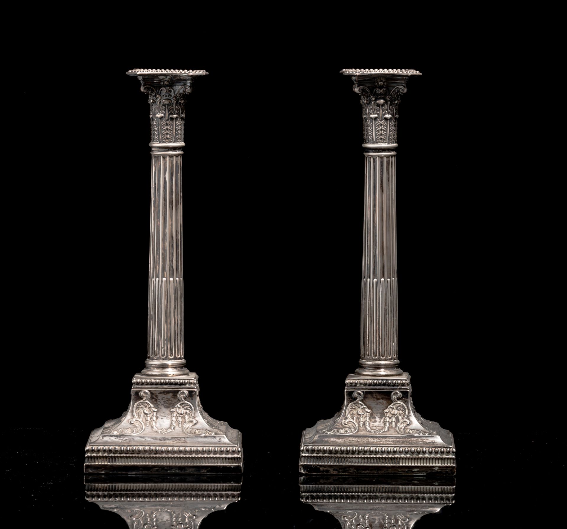 A pair of English sterling silver Neoclassical column-shaped candlesticks, hallmarked Sheffield, H 3 - Image 3 of 11