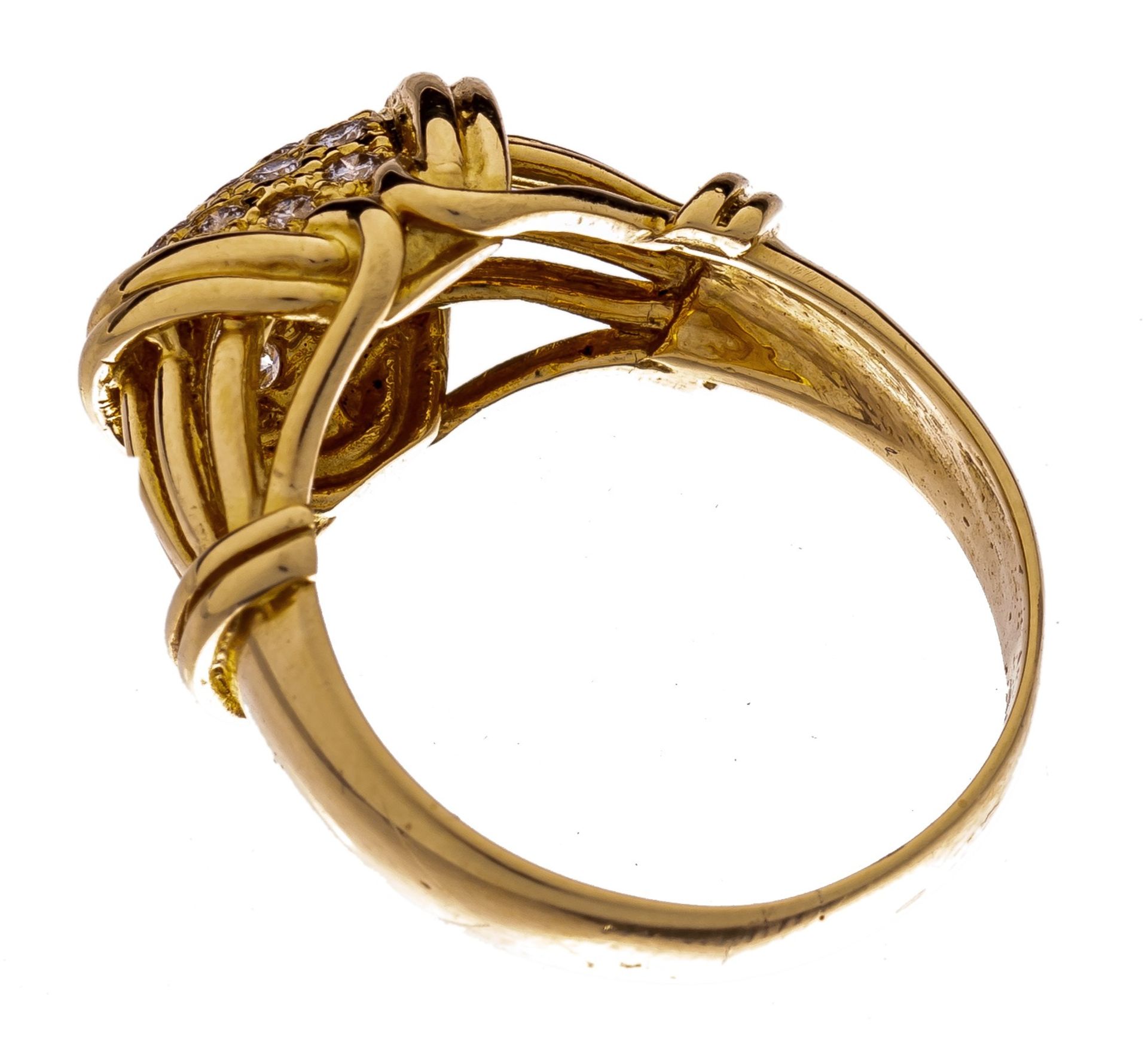 A ring in 18ct gold, set with 19 brilliant cut diamonds, 8,8 g - Image 3 of 3