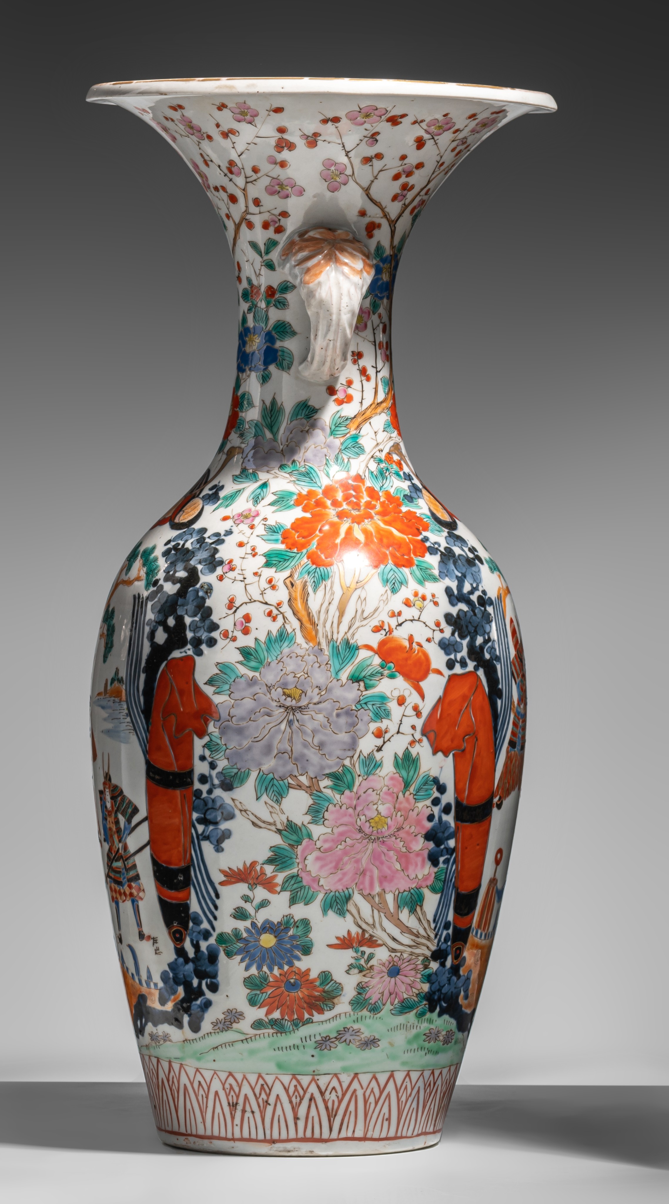 A Japanese Imari vase, paired with elephant-head handles, late Meiji period, 19thC, H 55,5 cm - Image 5 of 7