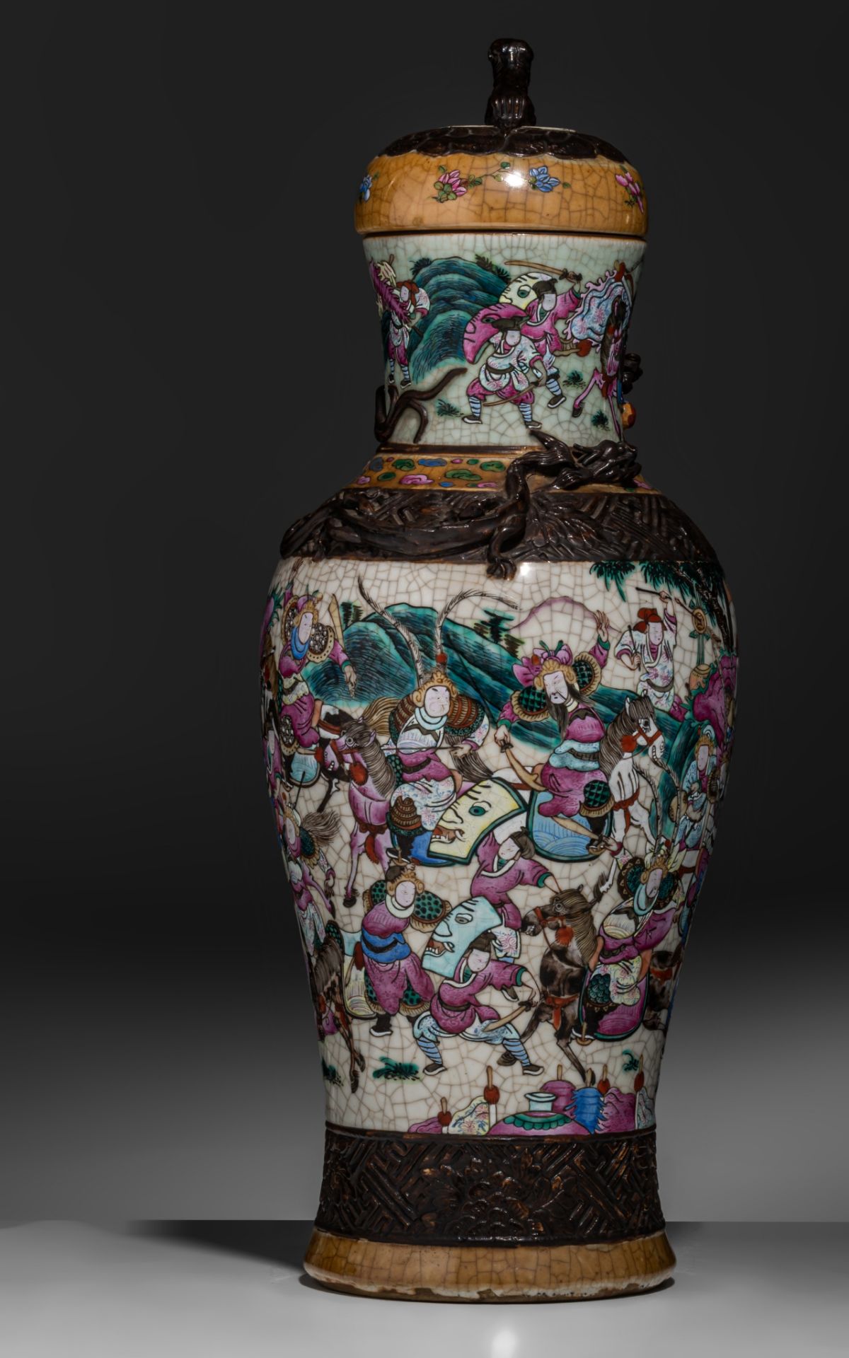 A Chinese famille rose 'Battle scene' Nanking stoneware lidded vase, 19thC, Total H 66 cm - Bild 5 aus 10